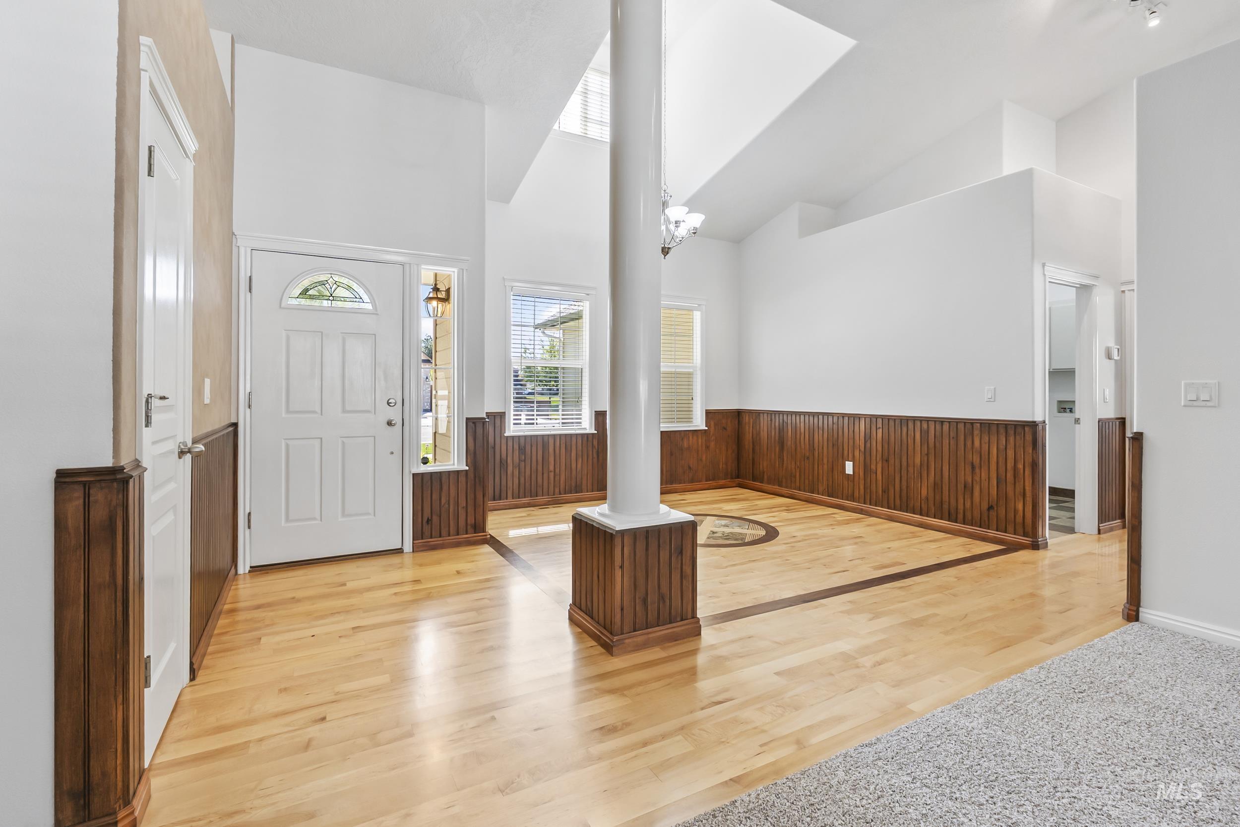 3221 N Lilyturf, Meridian, Idaho 83646, 4 Bedrooms, 2 Bathrooms, Residential For Sale, Price $565,000,MLS 98984262