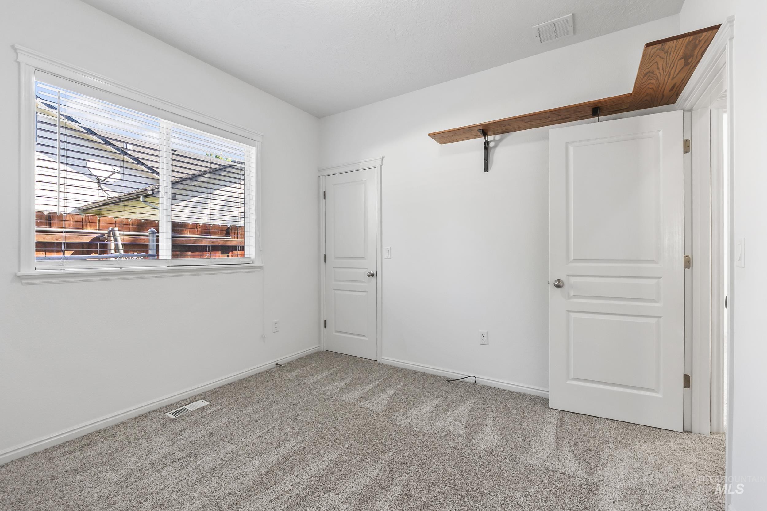 3221 N Lilyturf, Meridian, Idaho 83646, 4 Bedrooms, 2 Bathrooms, Residential For Sale, Price $565,000,MLS 98984262
