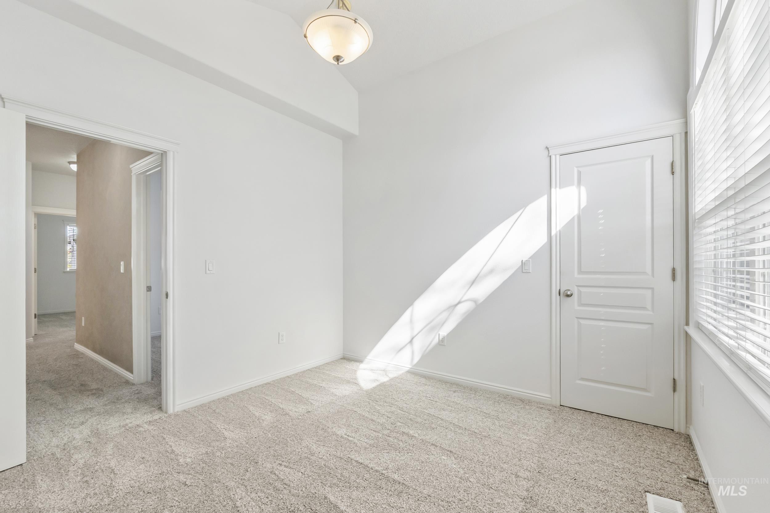 3221 N Lilyturf, Meridian, Idaho 83646, 4 Bedrooms, 2 Bathrooms, Residential For Sale, Price $565,000,MLS 98984262