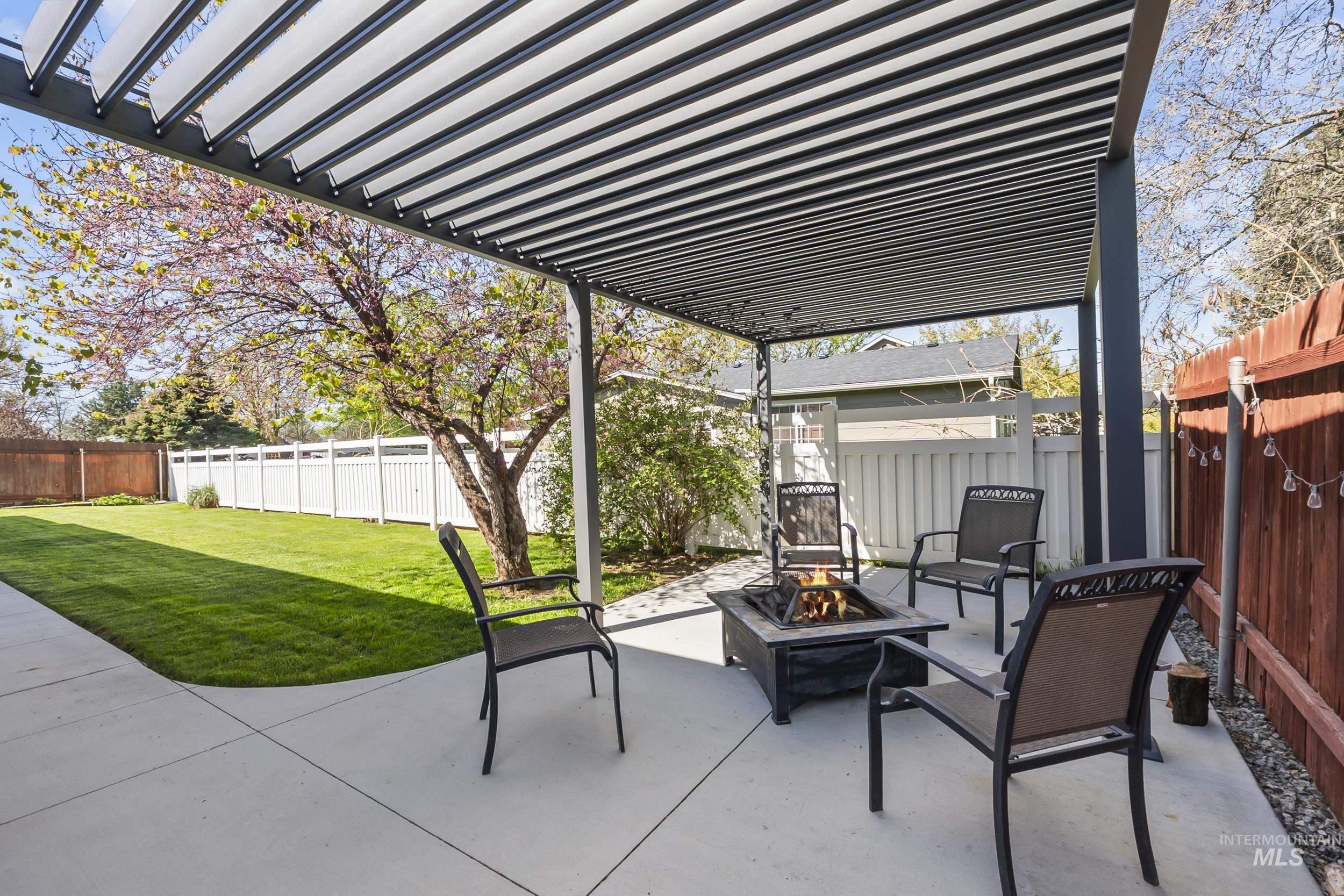 3221 N Lilyturf, Meridian, Idaho 83646, 4 Bedrooms, 2 Bathrooms, Residential For Sale, Price $565,000,MLS 98984262