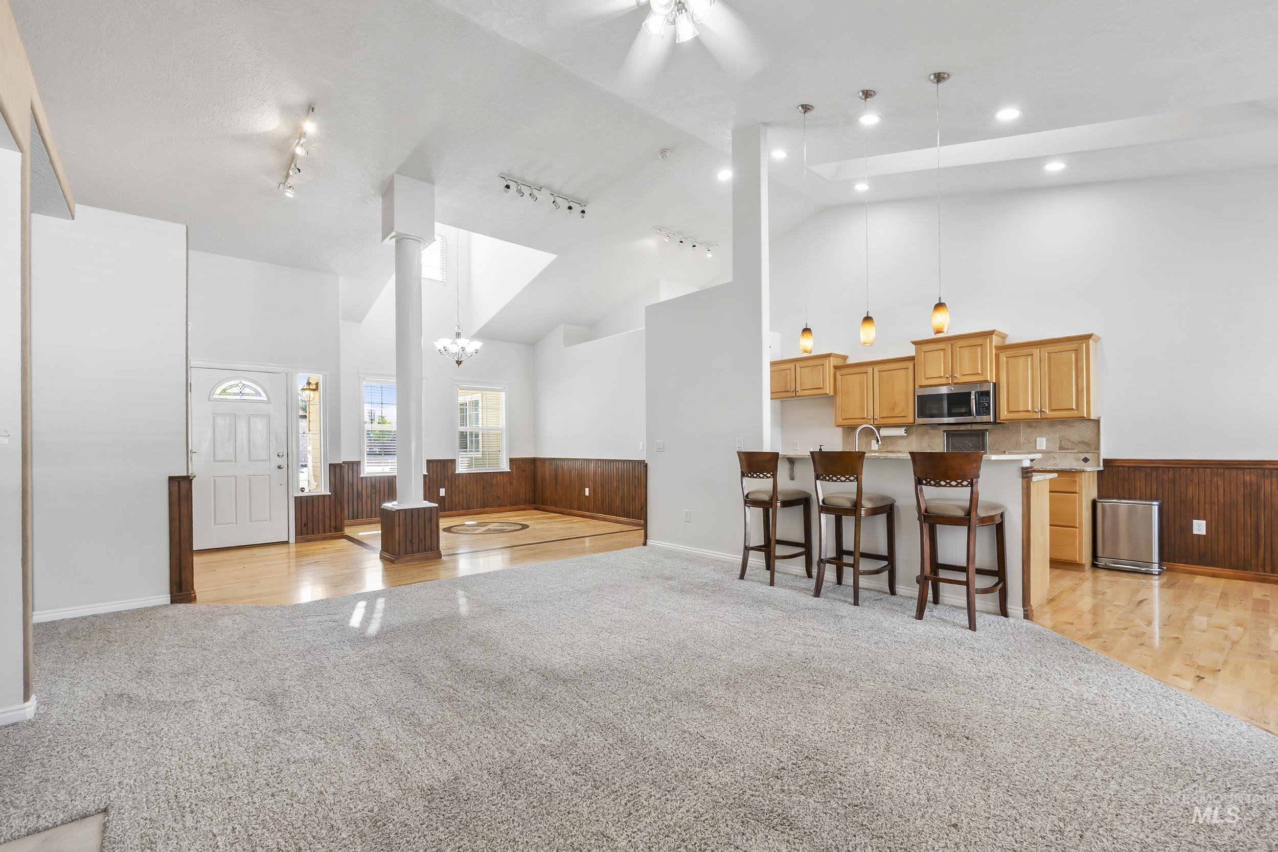 3221 N Lilyturf, Meridian, Idaho 83646, 4 Bedrooms, 2 Bathrooms, Residential For Sale, Price $565,000,MLS 98984262