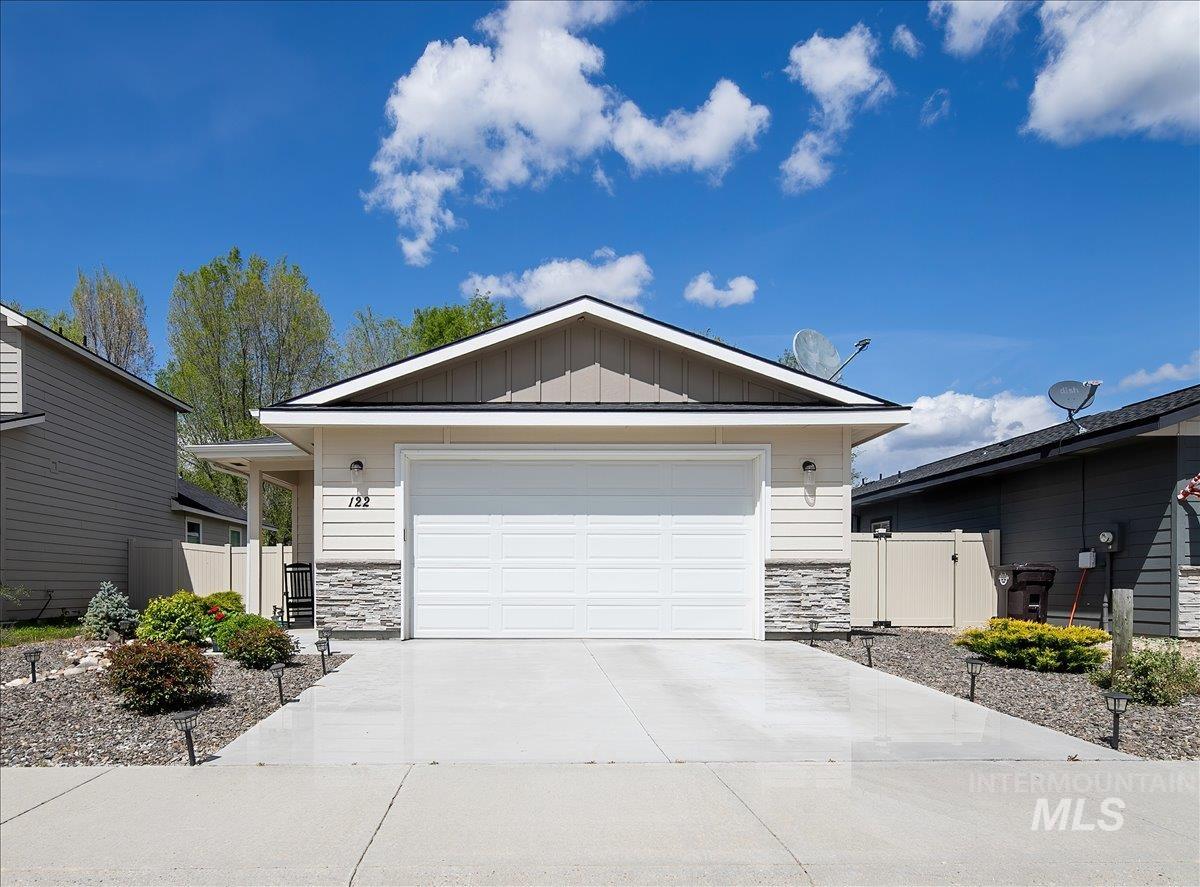 122 Saddlenotch Drive, Horseshoe Bend, Idaho 83629, 3 Bedrooms, 2 Bathrooms, Residential For Sale, Price $387,000, 98984267