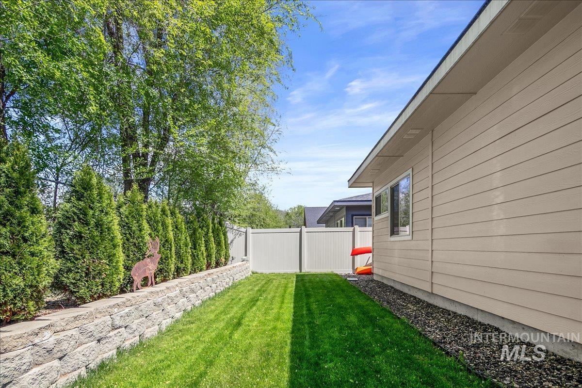 122 Saddlenotch Drive, Horseshoe Bend, Idaho 83629, 3 Bedrooms, 2 Bathrooms, Residential For Sale, Price $387,000, 98984267