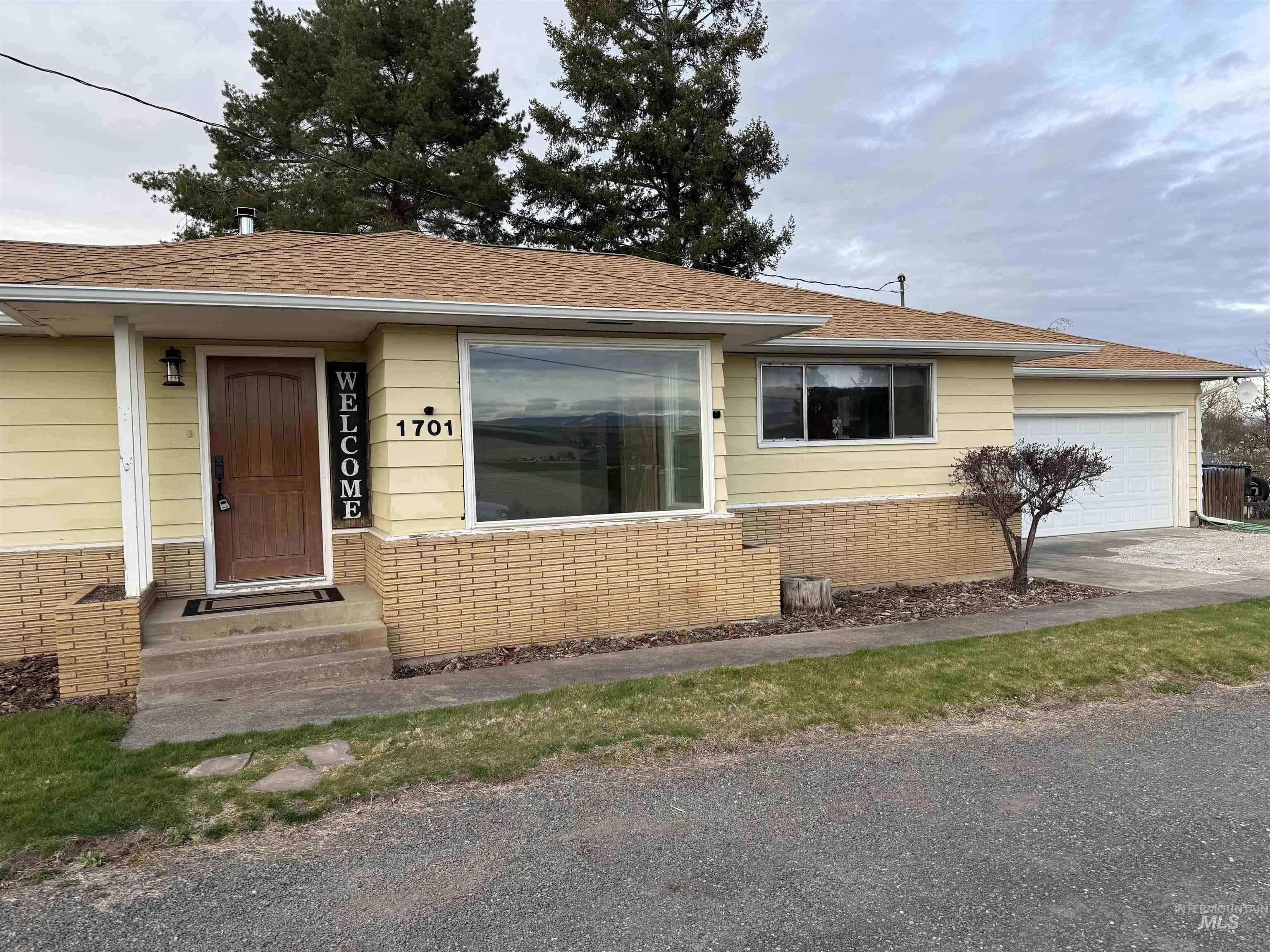 1701 Richardson Ave, Lewiston, Idaho 83501, 4 Bedrooms, 2 Bathrooms, Residential For Sale, Price $419,000,MLS 98984268
