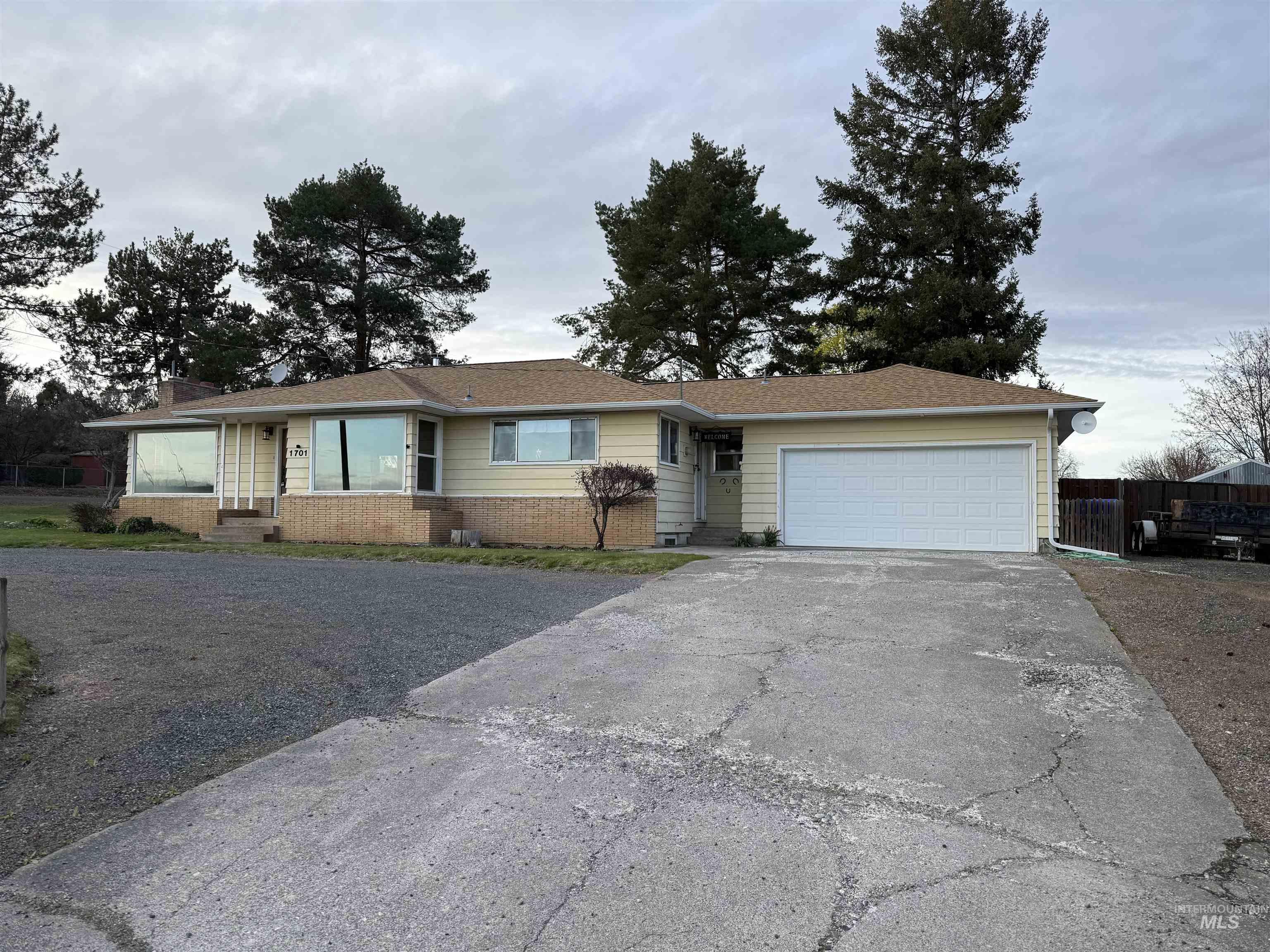 1701 Richardson Ave, Lewiston, Idaho 83501, 4 Bedrooms, 2 Bathrooms, Residential For Sale, Price $419,000,MLS 98984268