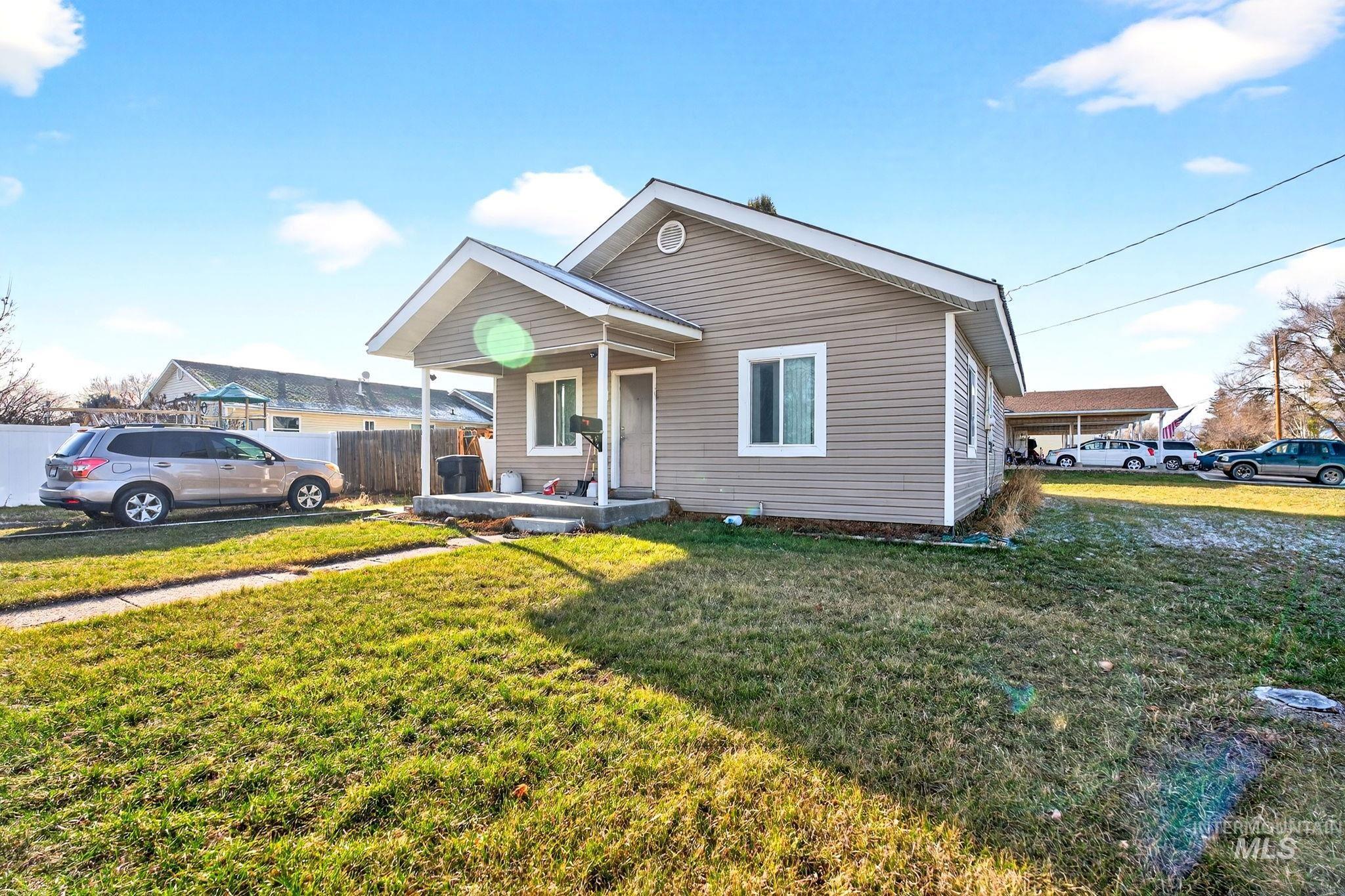 208 S 4th W St., Preston, Idaho 83263, 3 Bedrooms, 1 Bathroom, Residential For Sale, Price $279,900,MLS 98984273