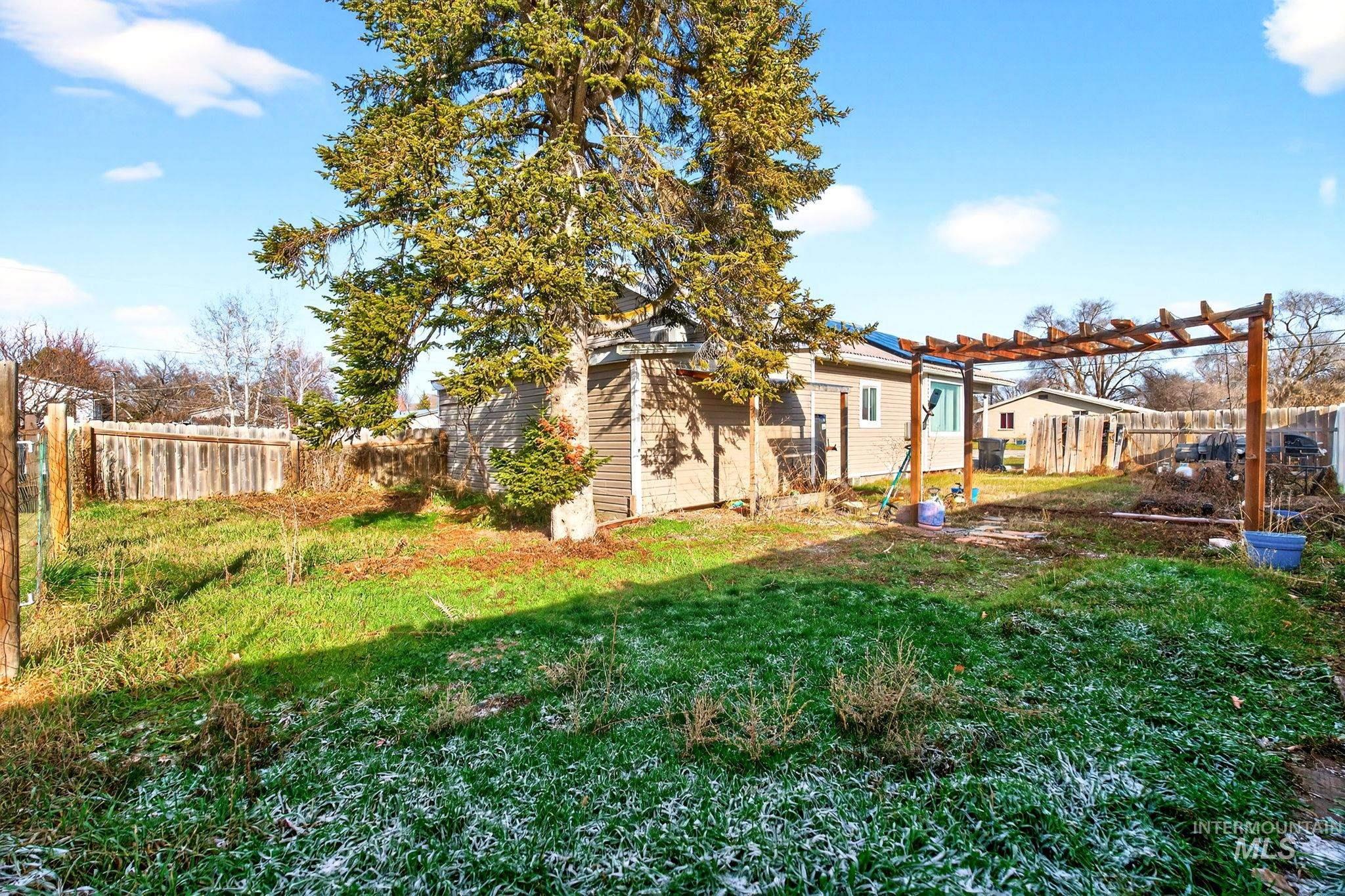 208 S 4th W St., Preston, Idaho 83263, 3 Bedrooms, 1 Bathroom, Residential For Sale, Price $279,900,MLS 98984273