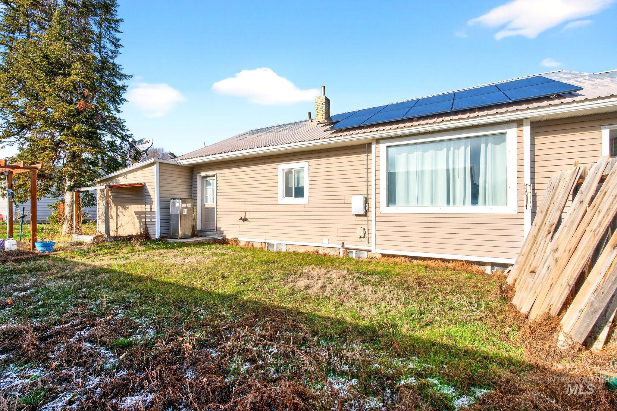208 S 4th W St., Preston, Idaho 83263, 3 Bedrooms, 1 Bathroom, Residential For Sale, Price $279,900,MLS 98984273