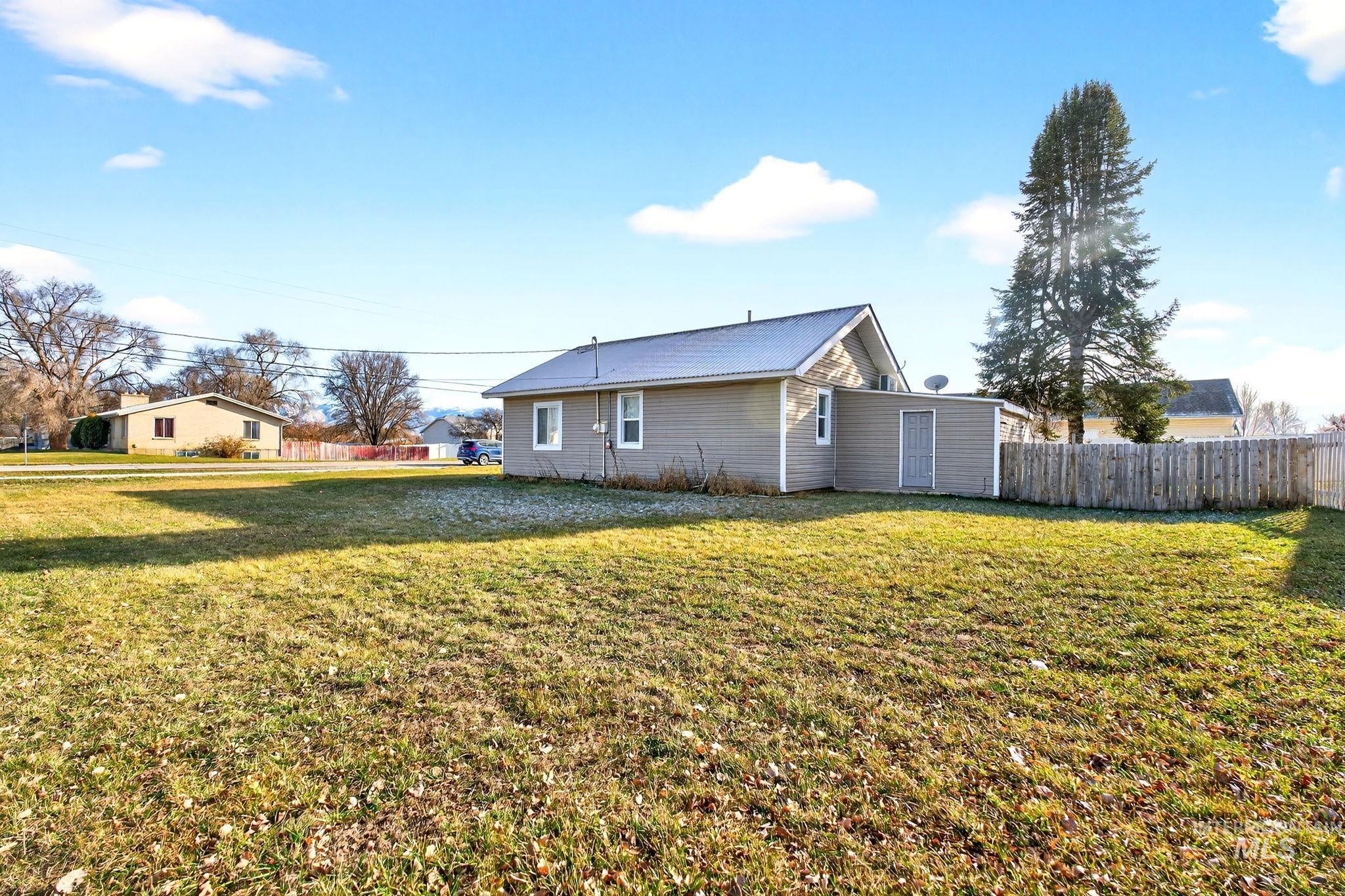 208 S 4th W St., Preston, Idaho 83263, 3 Bedrooms, 1 Bathroom, Residential For Sale, Price $279,900,MLS 98984273