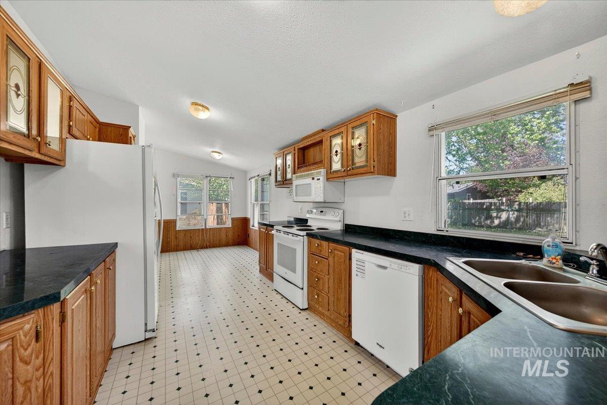 402 Cedar St, Middleton, Idaho 83644, 3 Bedrooms, 2 Bathrooms, Residential For Sale, Price $259,900, 98984275