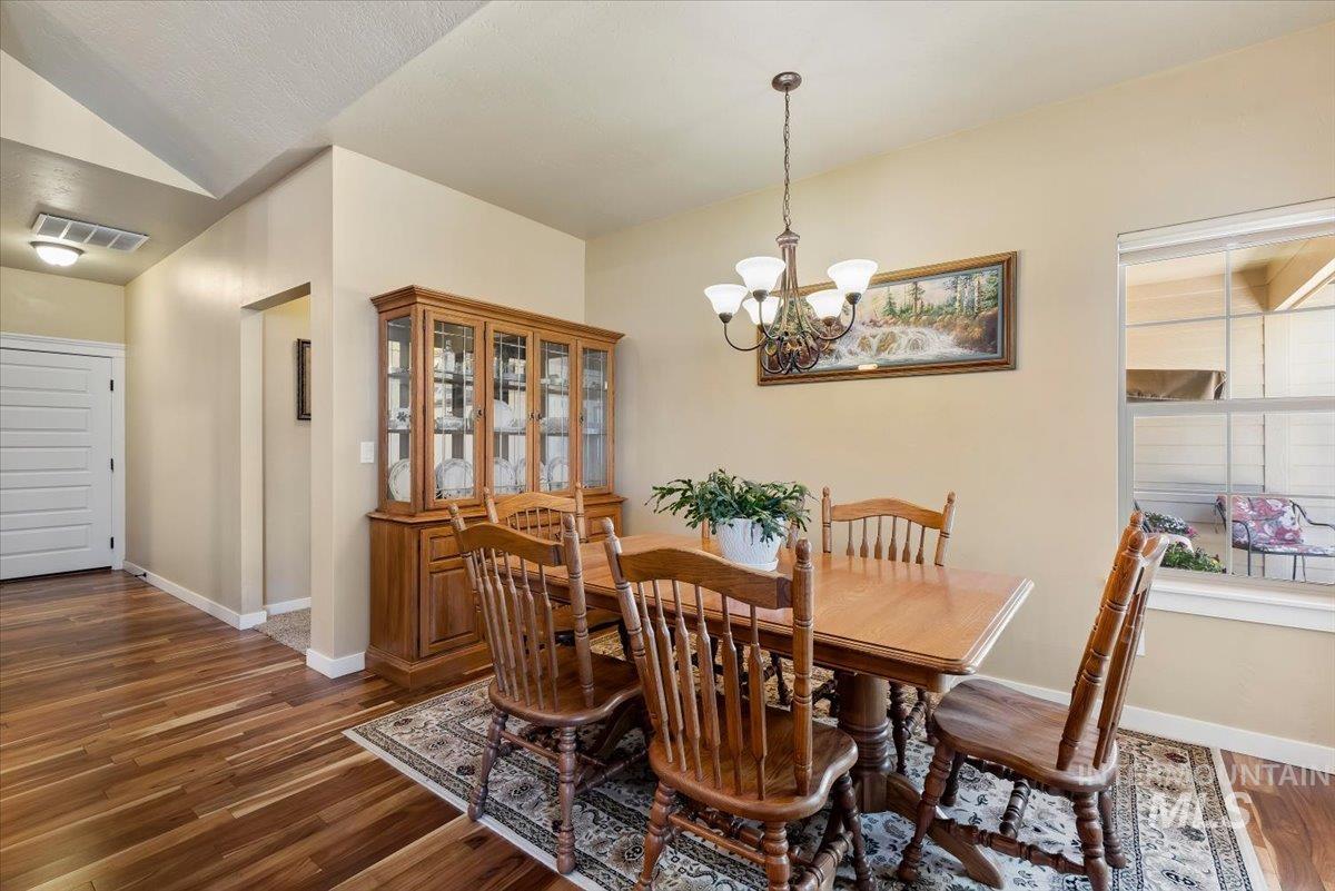 2970 N Cloverdale Rd, Boise, Idaho 83713-4914, 3 Bedrooms, 2 Bathrooms, Residential For Sale, Price $450,000, 98984277