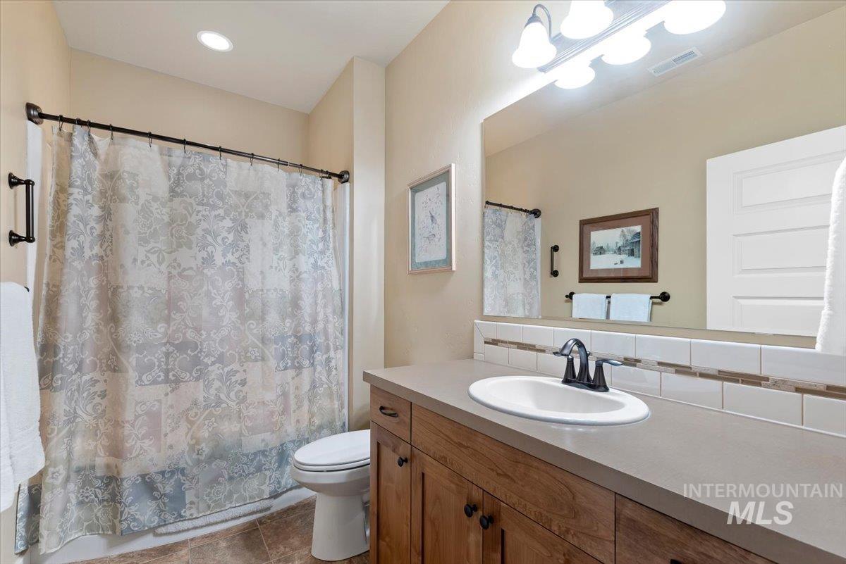 2970 N Cloverdale Rd, Boise, Idaho 83713-4914, 3 Bedrooms, 2 Bathrooms, Residential For Sale, Price $450,000, 98984277