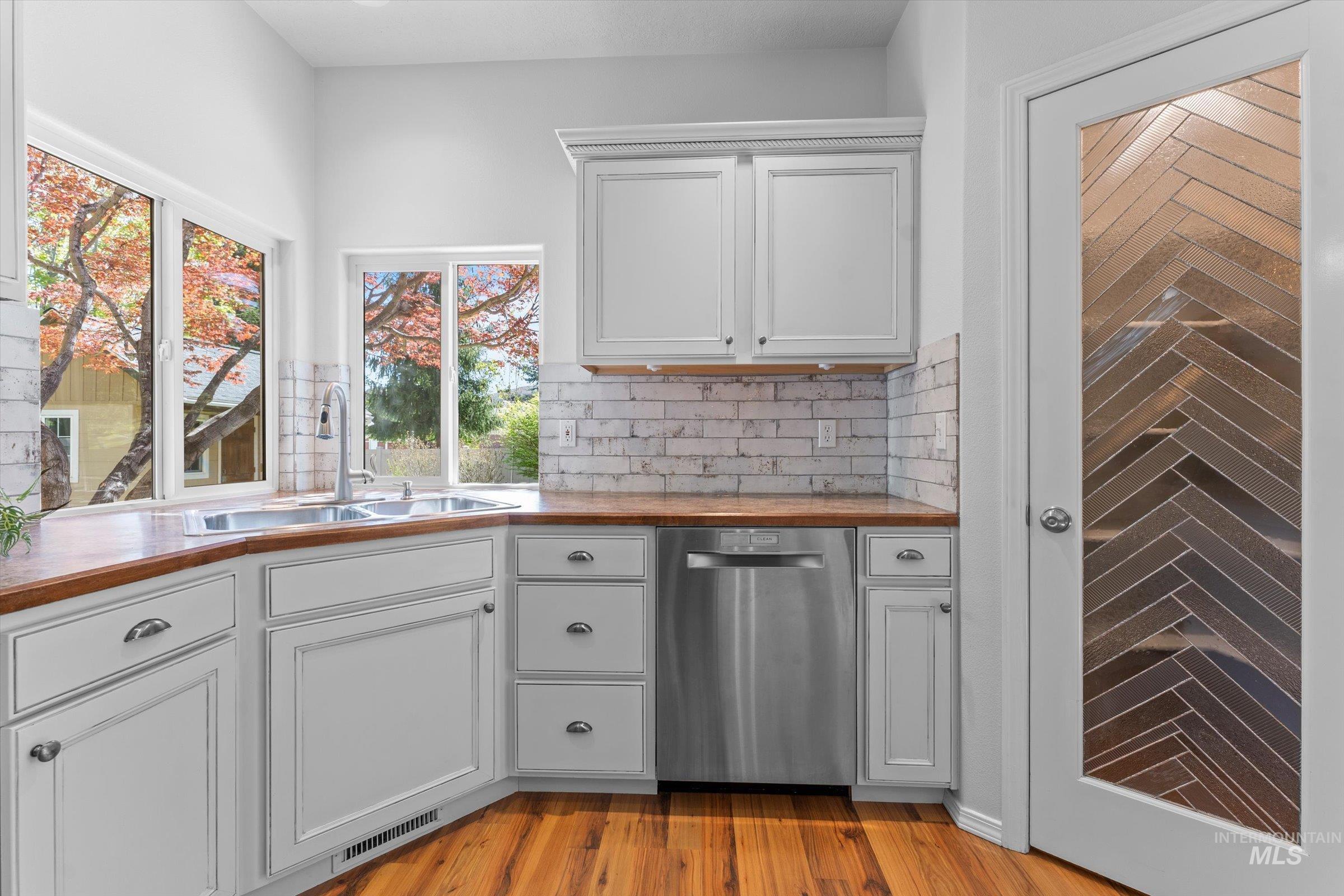 3542 S Capulet Way, Meridian, Idaho 83642, 5 Bedrooms, 3 Bathrooms, Residential For Sale, Price $775,000,MLS 98984279