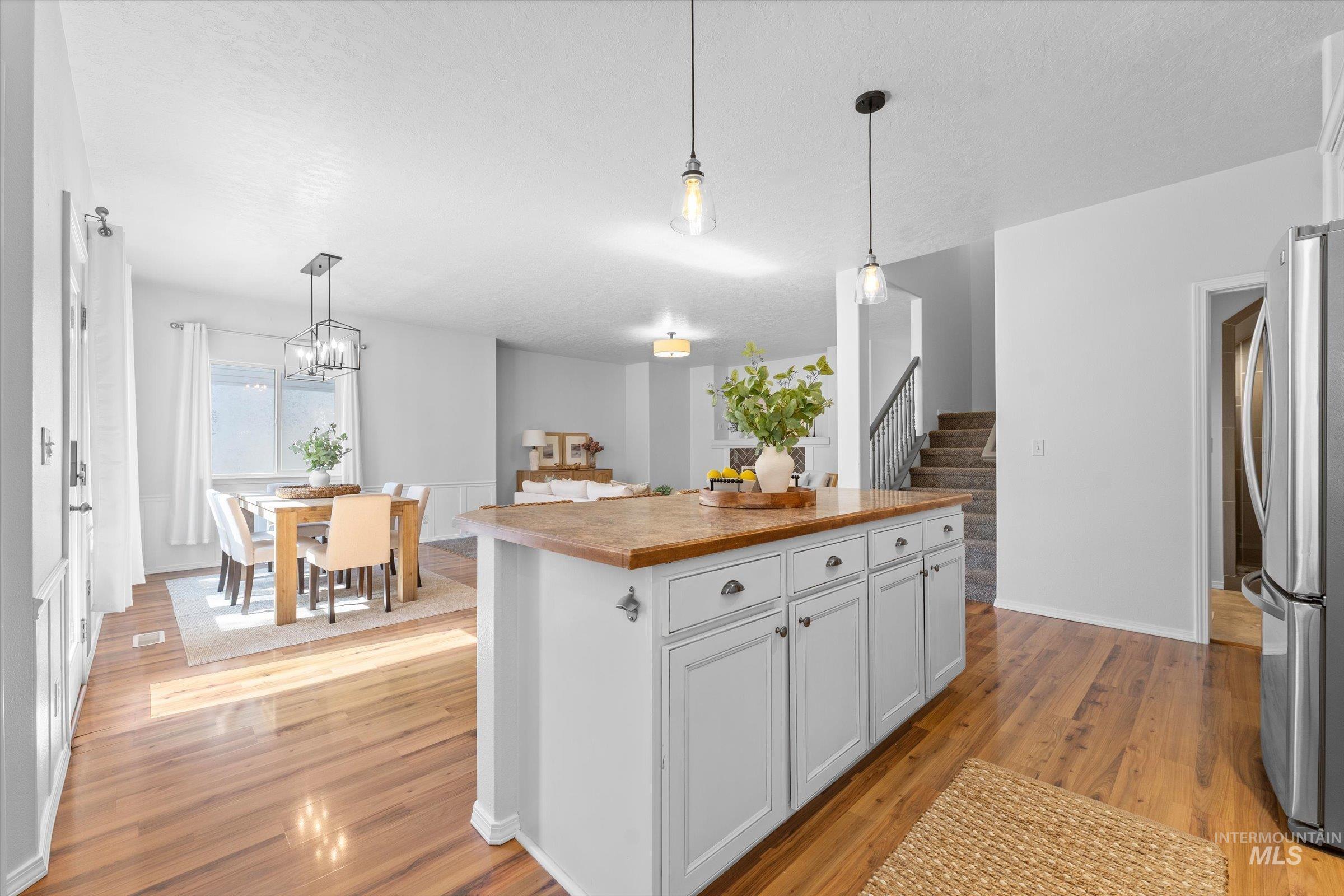 3542 S Capulet Way, Meridian, Idaho 83642, 5 Bedrooms, 3 Bathrooms, Residential For Sale, Price $775,000,MLS 98984279