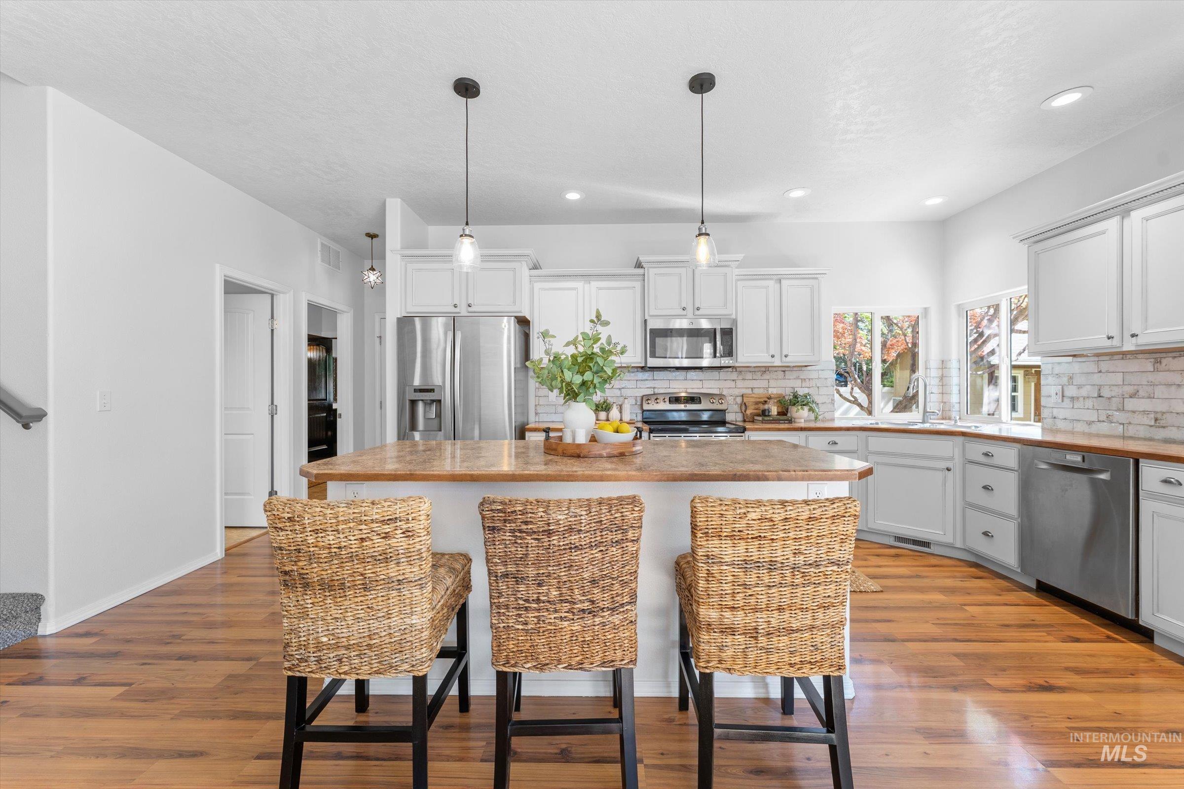 3542 S Capulet Way, Meridian, Idaho 83642, 5 Bedrooms, 3 Bathrooms, Residential For Sale, Price $775,000,MLS 98984279