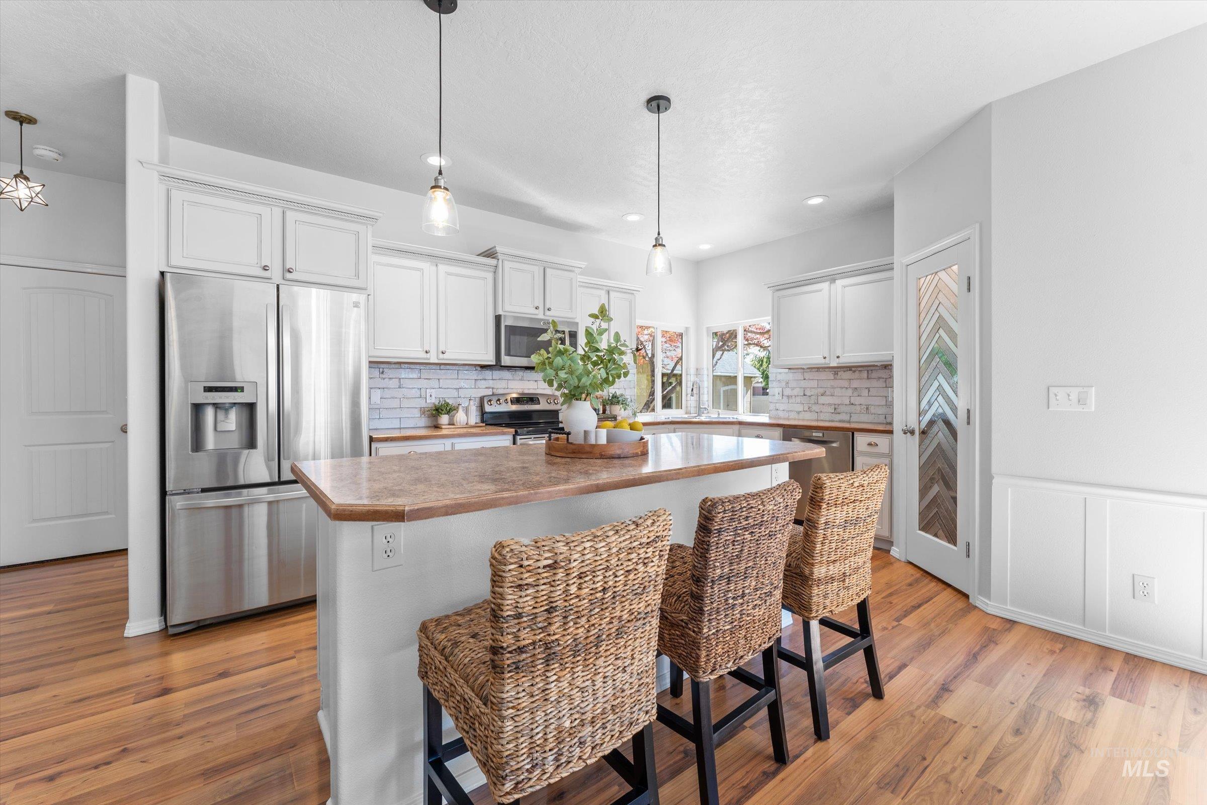 3542 S Capulet Way, Meridian, Idaho 83642, 5 Bedrooms, 3 Bathrooms, Residential For Sale, Price $750,000,MLS 98984279