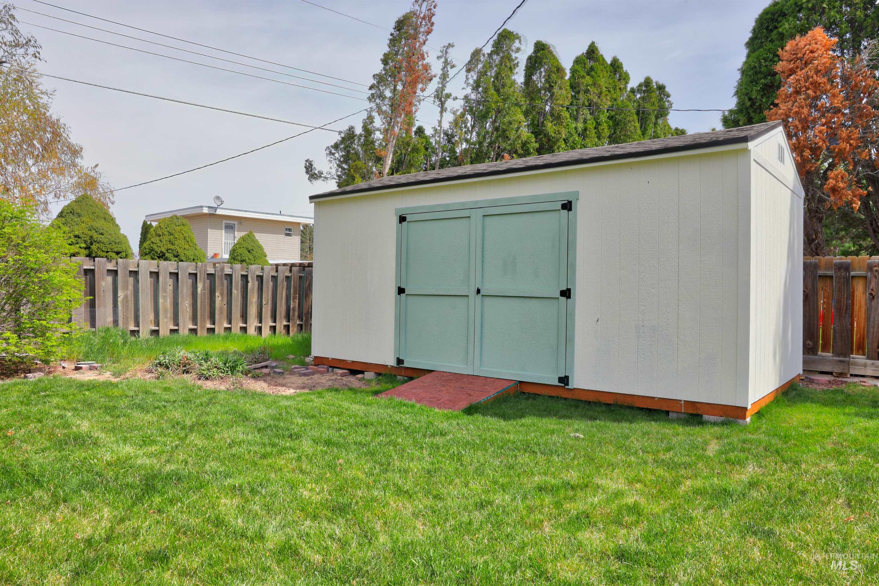512 W Colorado, Nampa, Idaho 83686, 3 Bedrooms, 1.5 Bathrooms, Residential For Sale, Price $459,900,MLS 98984280