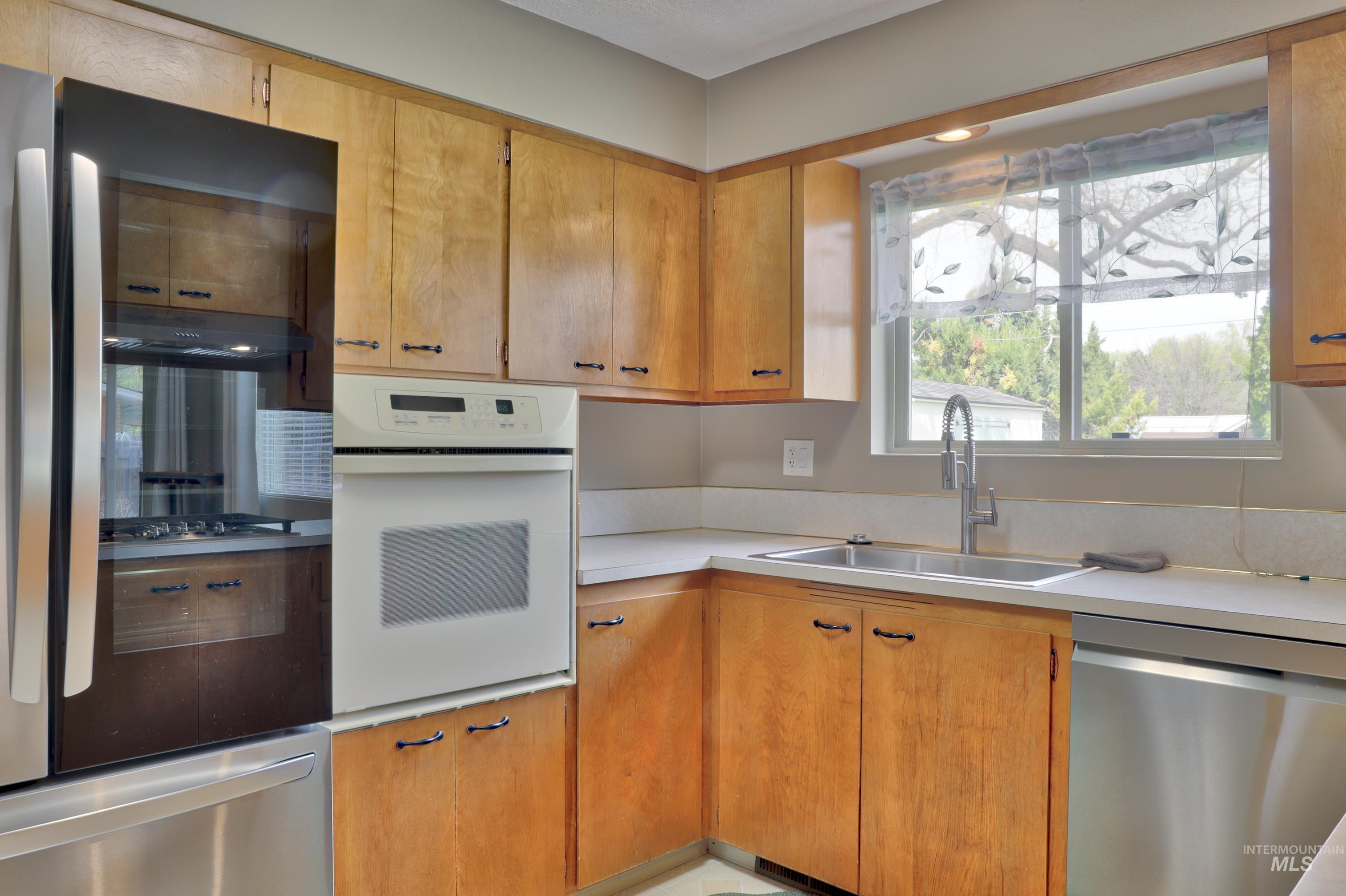 512 W Colorado, Nampa, Idaho 83686, 3 Bedrooms, 1.5 Bathrooms, Residential For Sale, Price $469,900, 98984280