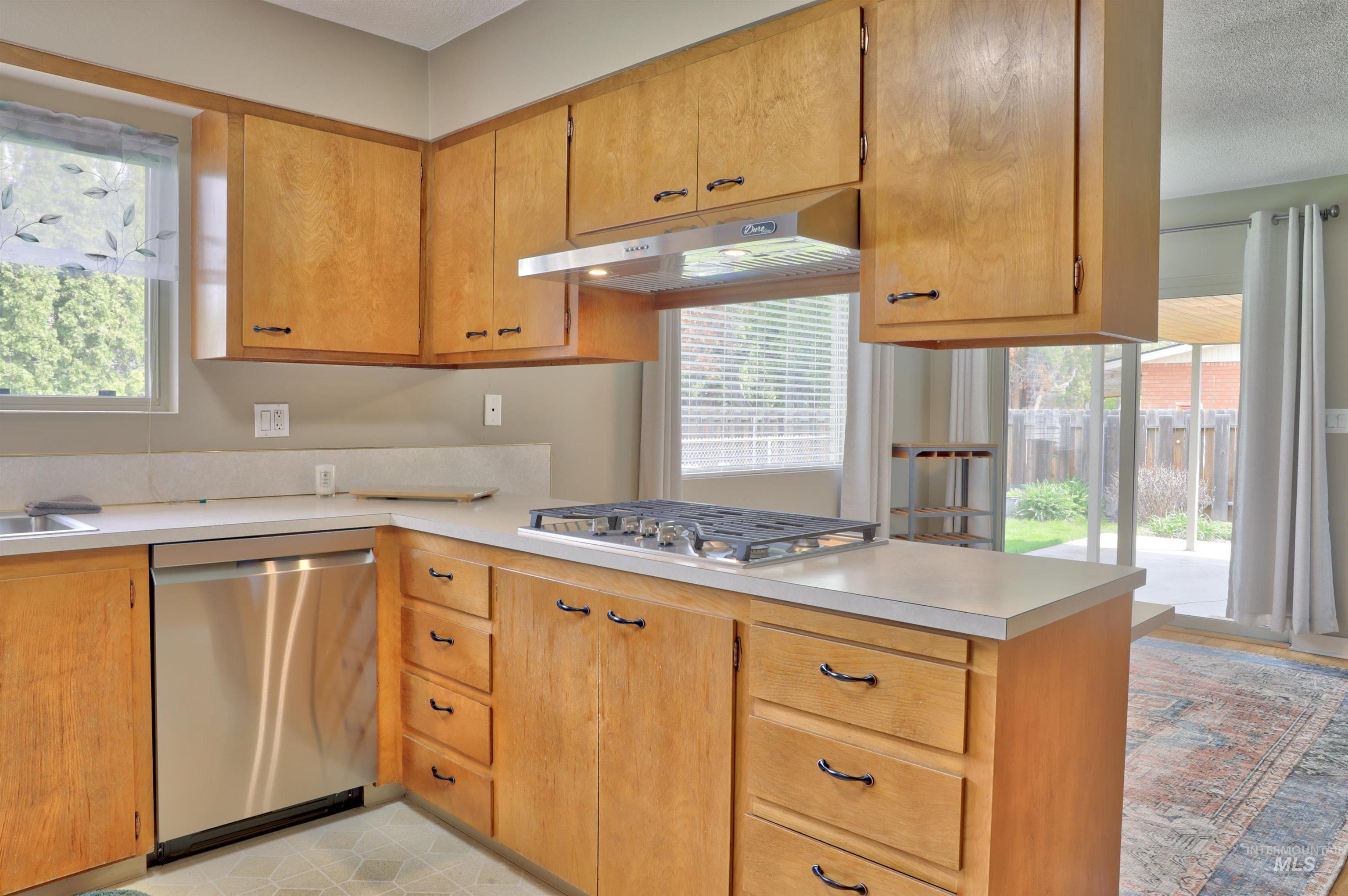 512 W Colorado, Nampa, Idaho 83686, 3 Bedrooms, 1.5 Bathrooms, Residential For Sale, Price $469,900, 98984280