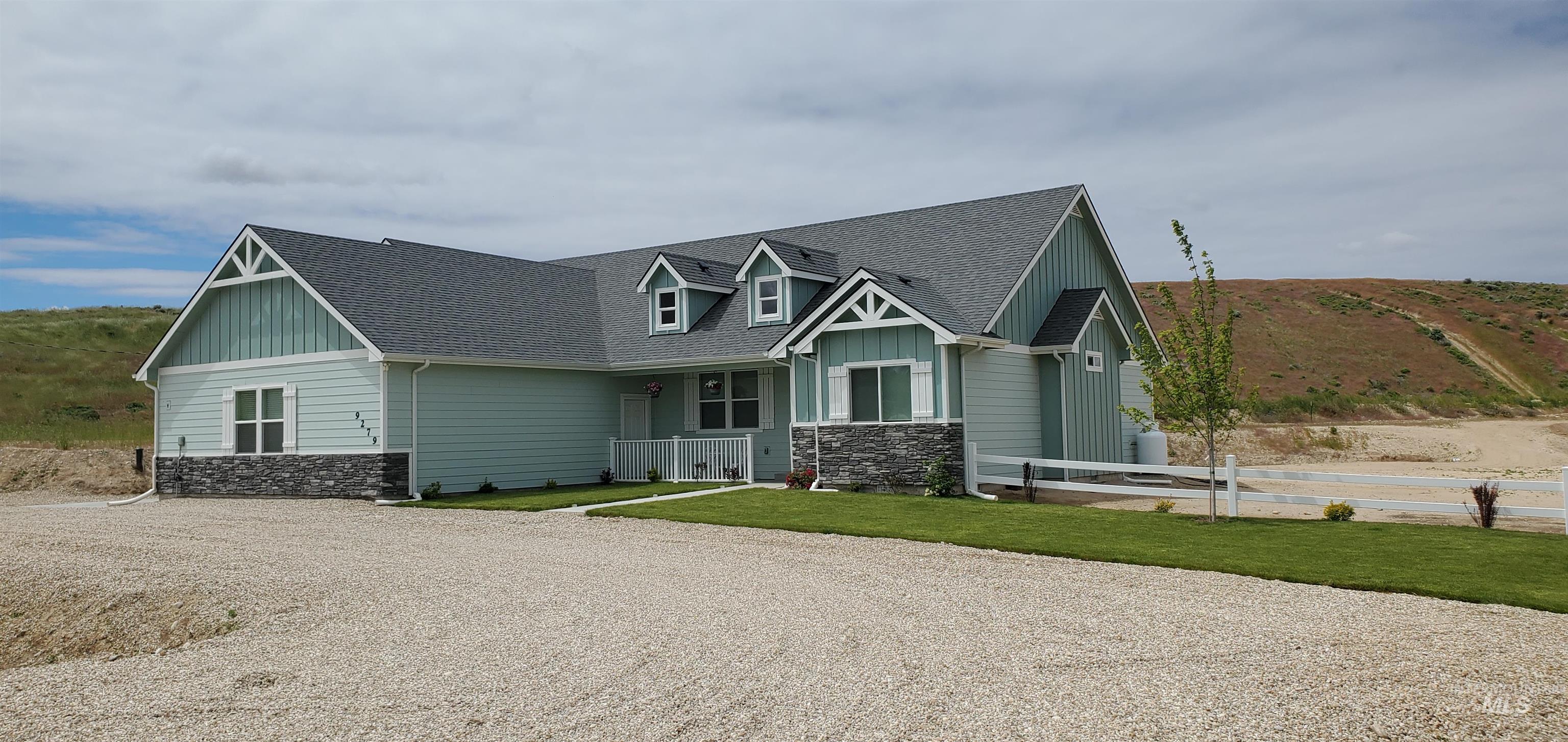 9279 Rolling Hills Ct, Nampa, Idaho 83686, 3 Bedrooms, 2.5 Bathrooms, Residential For Sale, Price $629,900, 98984282
