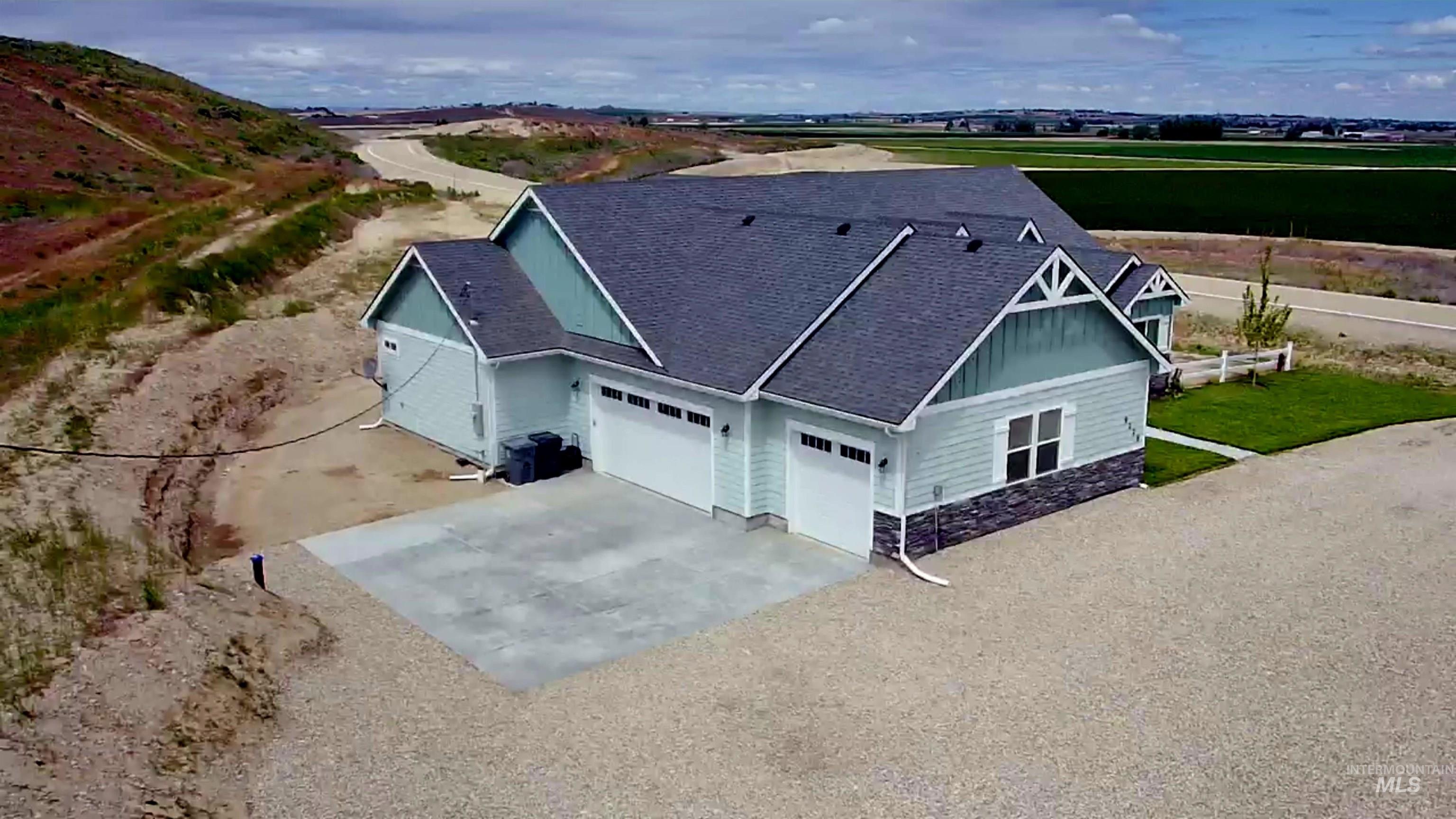 9279 Rolling Hills Ct, Nampa, Idaho 83686-9508, 3 Bedrooms, 2.5 Bathrooms, Residential For Sale, Price $649,900,MLS 98984282