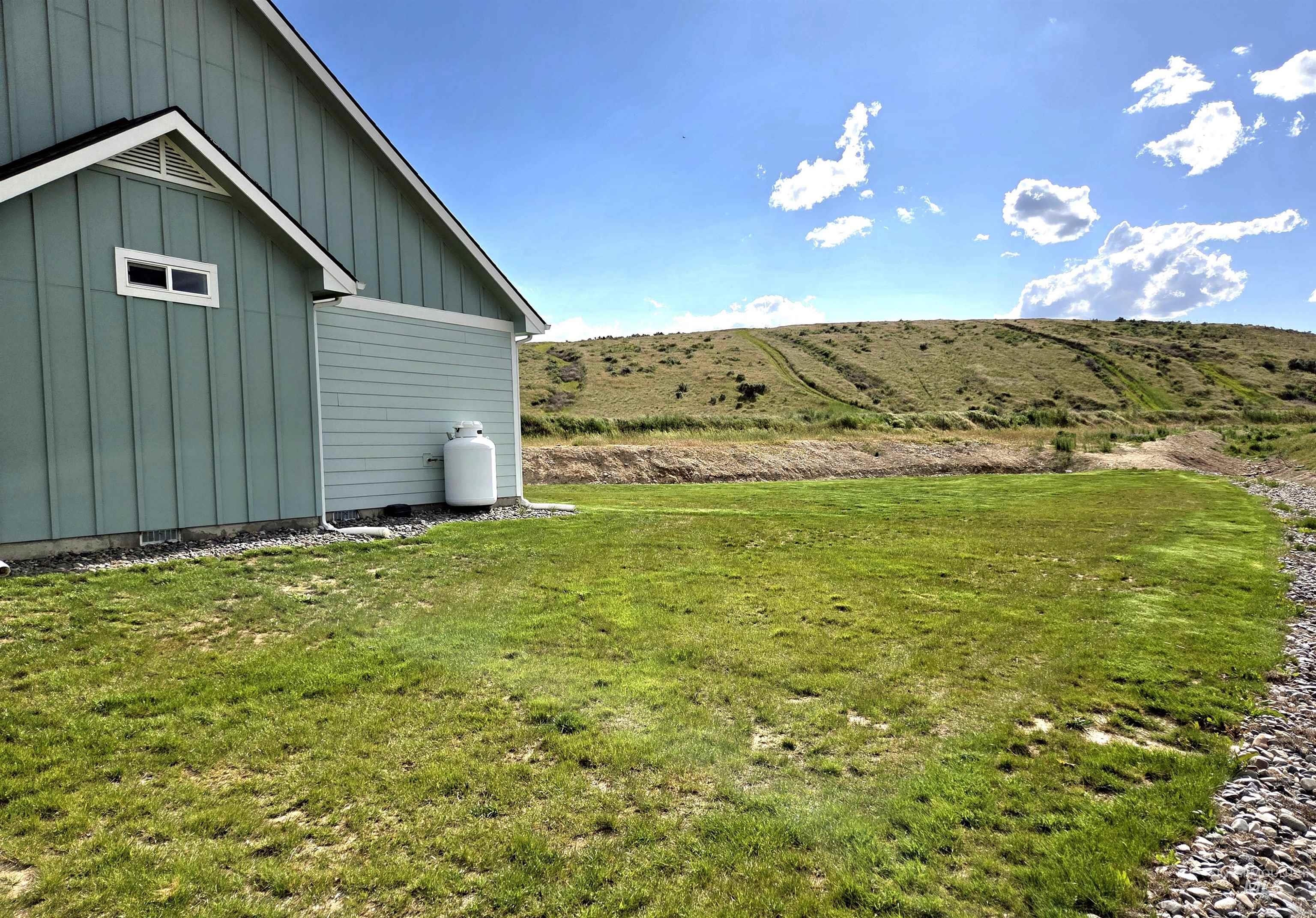 9279 Rolling Hills Ct, Nampa, Idaho 83686-9508, 3 Bedrooms, 2.5 Bathrooms, Residential For Sale, Price $649,900,MLS 98984282
