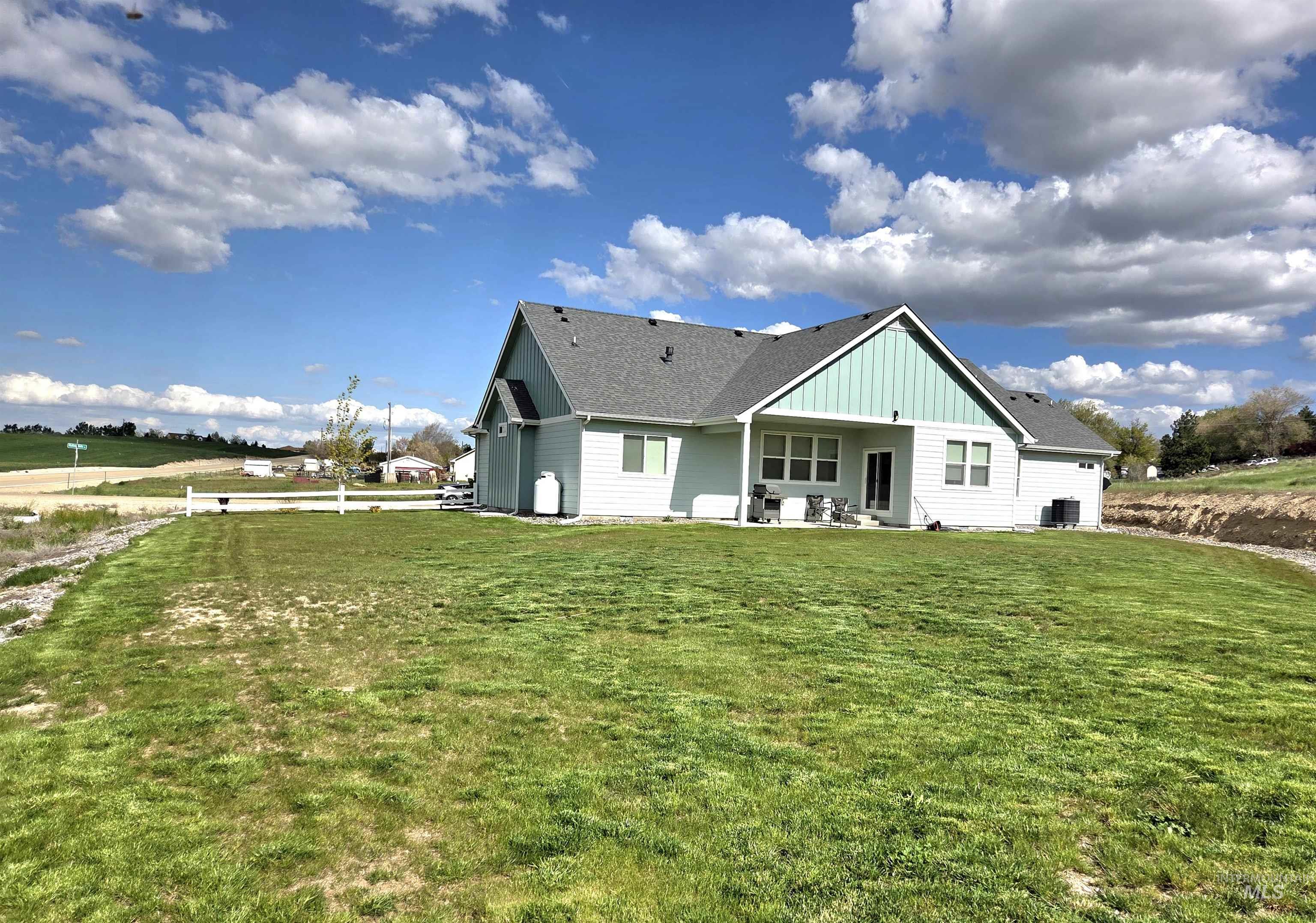 9279 Rolling Hills Ct, Nampa, Idaho 83686-9508, 3 Bedrooms, 2.5 Bathrooms, Residential For Sale, Price $649,900, 98984282