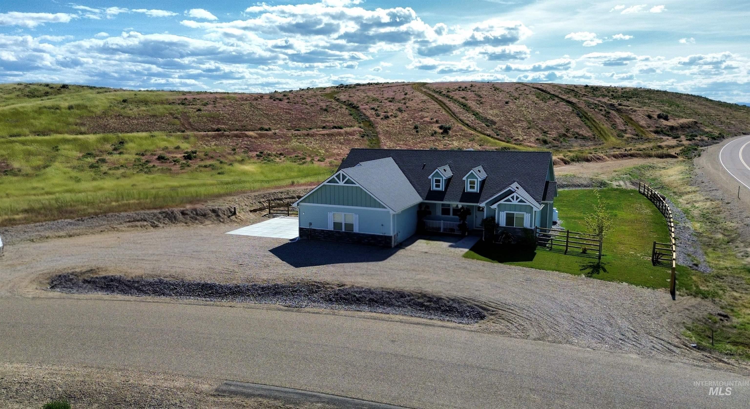 9279 Rolling Hills Ct, Nampa, Idaho 83686-9508, 3 Bedrooms, 2.5 Bathrooms, Residential For Sale, Price $649,900, 98984282