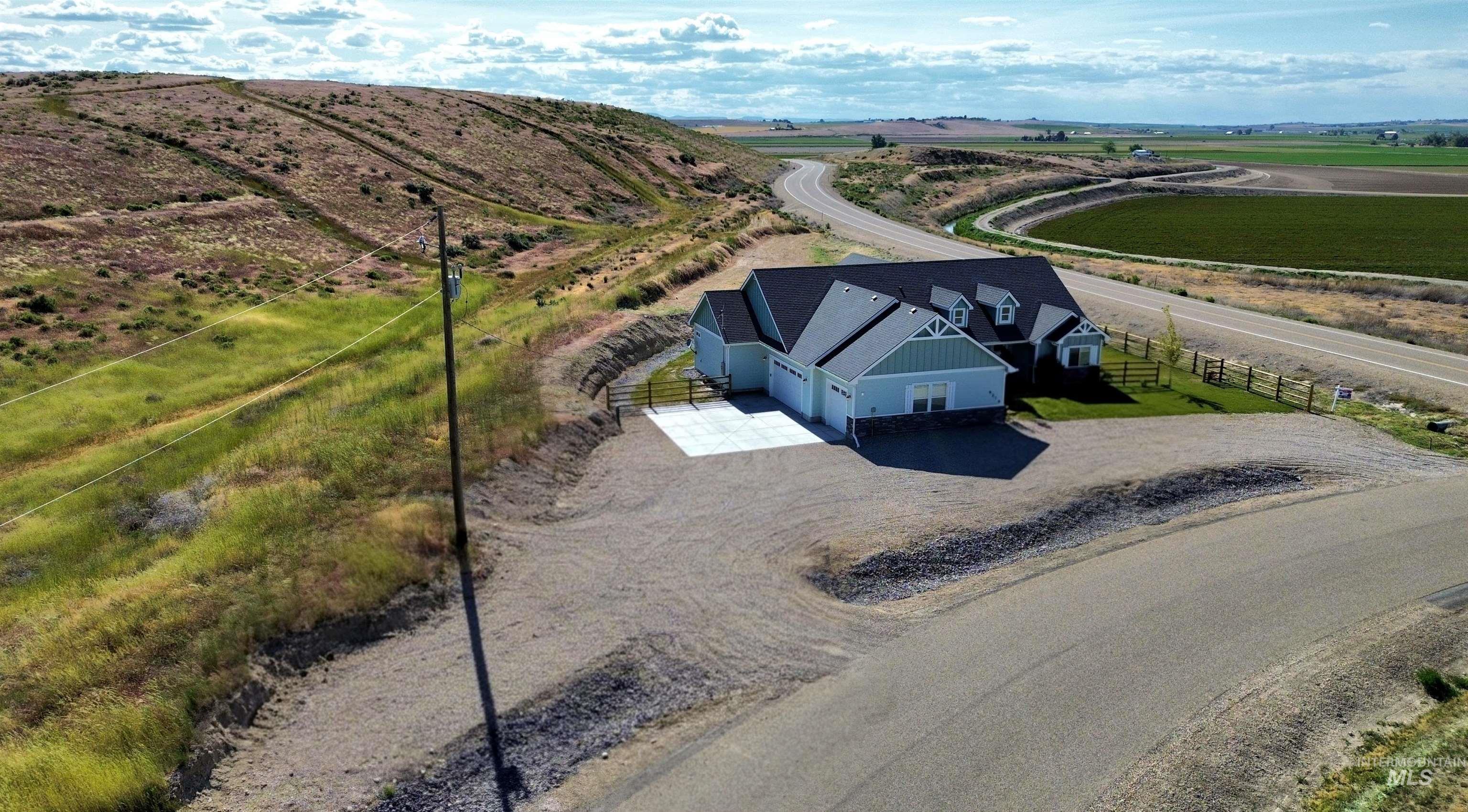 9279 Rolling Hills Ct, Nampa, Idaho 83686-9508, 3 Bedrooms, 2.5 Bathrooms, Residential For Sale, Price $649,900, 98984282