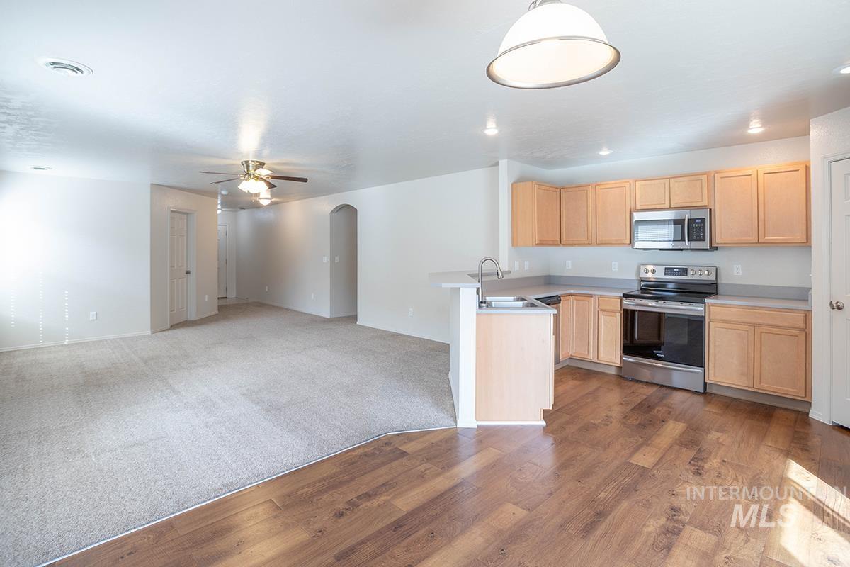 4282 S Glenmere Way, Meridian, Idaho 83642, 3 Bedrooms, 2 Bathrooms, Residential For Sale, Price $399,900, 98984283