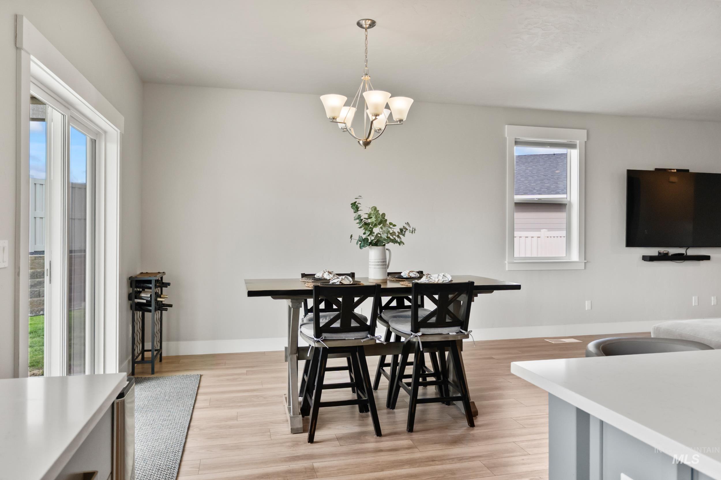 1403 N N Concha Ct., Middleton, Idaho 83644, 3 Bedrooms, 2 Bathrooms, Residential For Sale, Price $524,900, 98984284