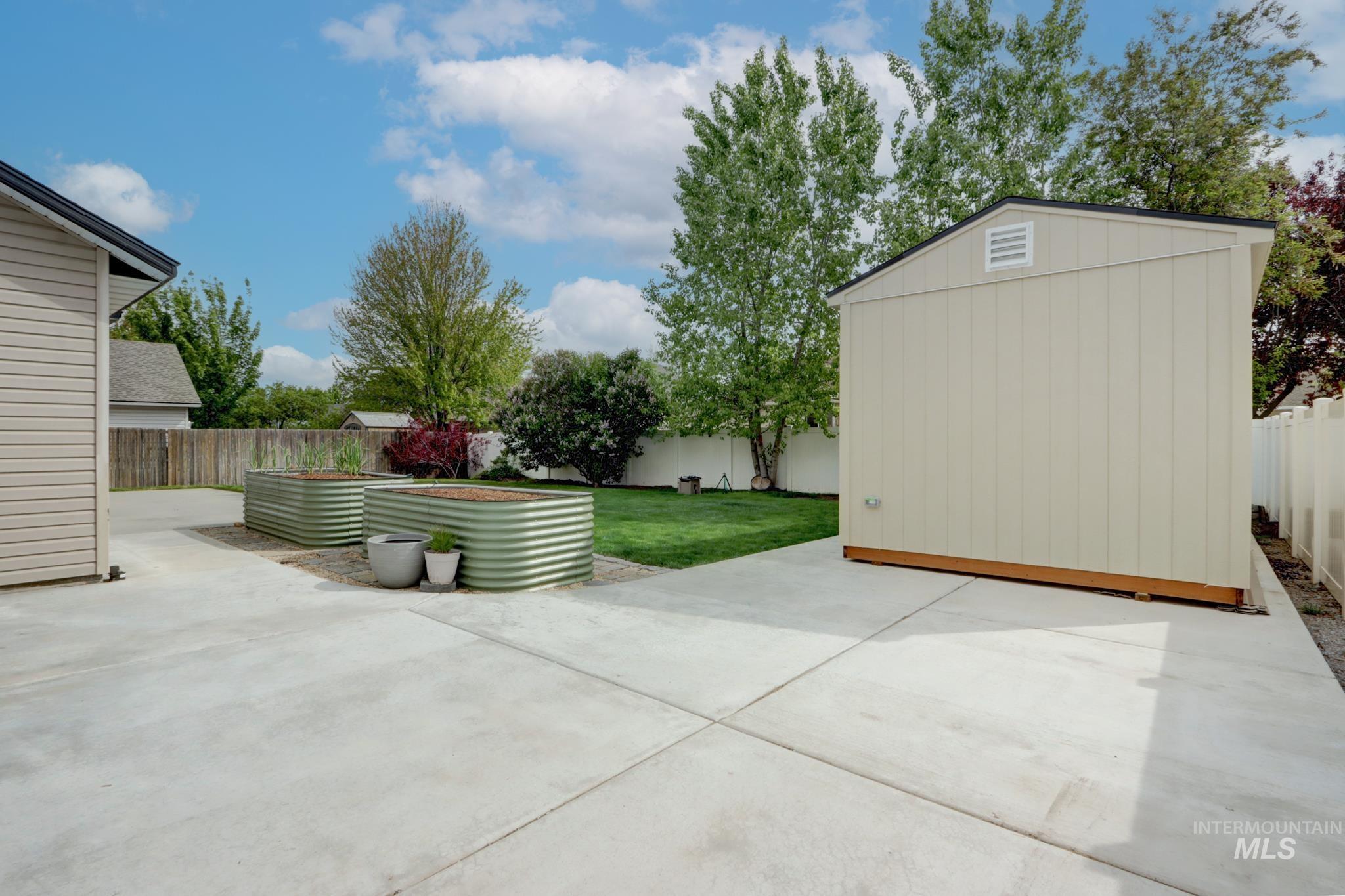 2096 S Alaska Way, Meridian, Idaho 83642, 4 Bedrooms, 2 Bathrooms, Residential For Sale, Price $499,900, 98984285