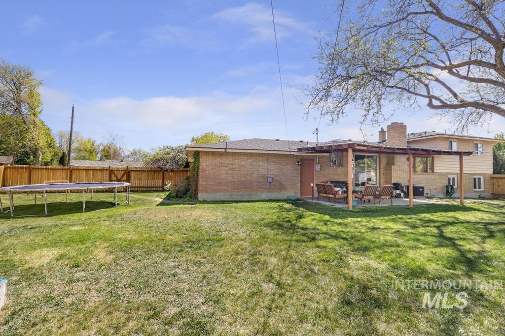 1319 Fremont Dr, Twin Falls, Idaho 83301-4126, 5 Bedrooms, 3.5 Bathrooms, Residential For Sale, Price $410,000, 98984294