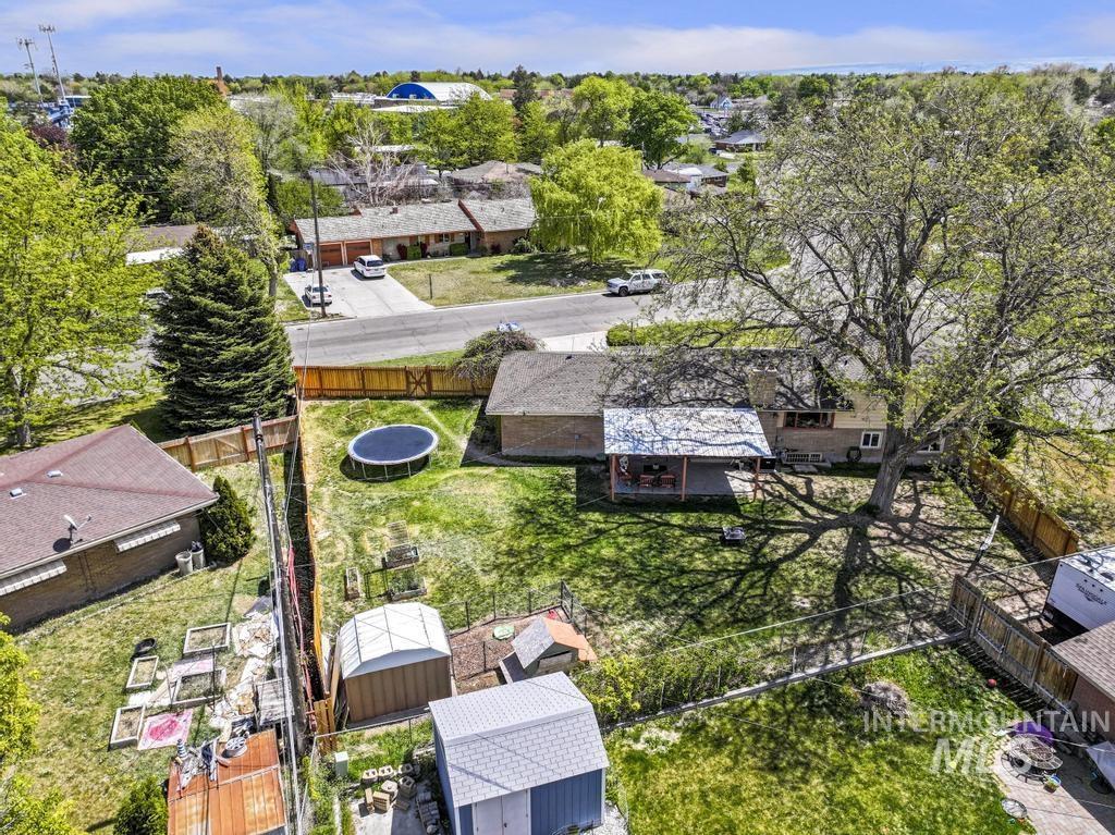 1319 Fremont Dr, Twin Falls, Idaho 83301-4126, 5 Bedrooms, 3.5 Bathrooms, Residential For Sale, Price $410,000, 98984294