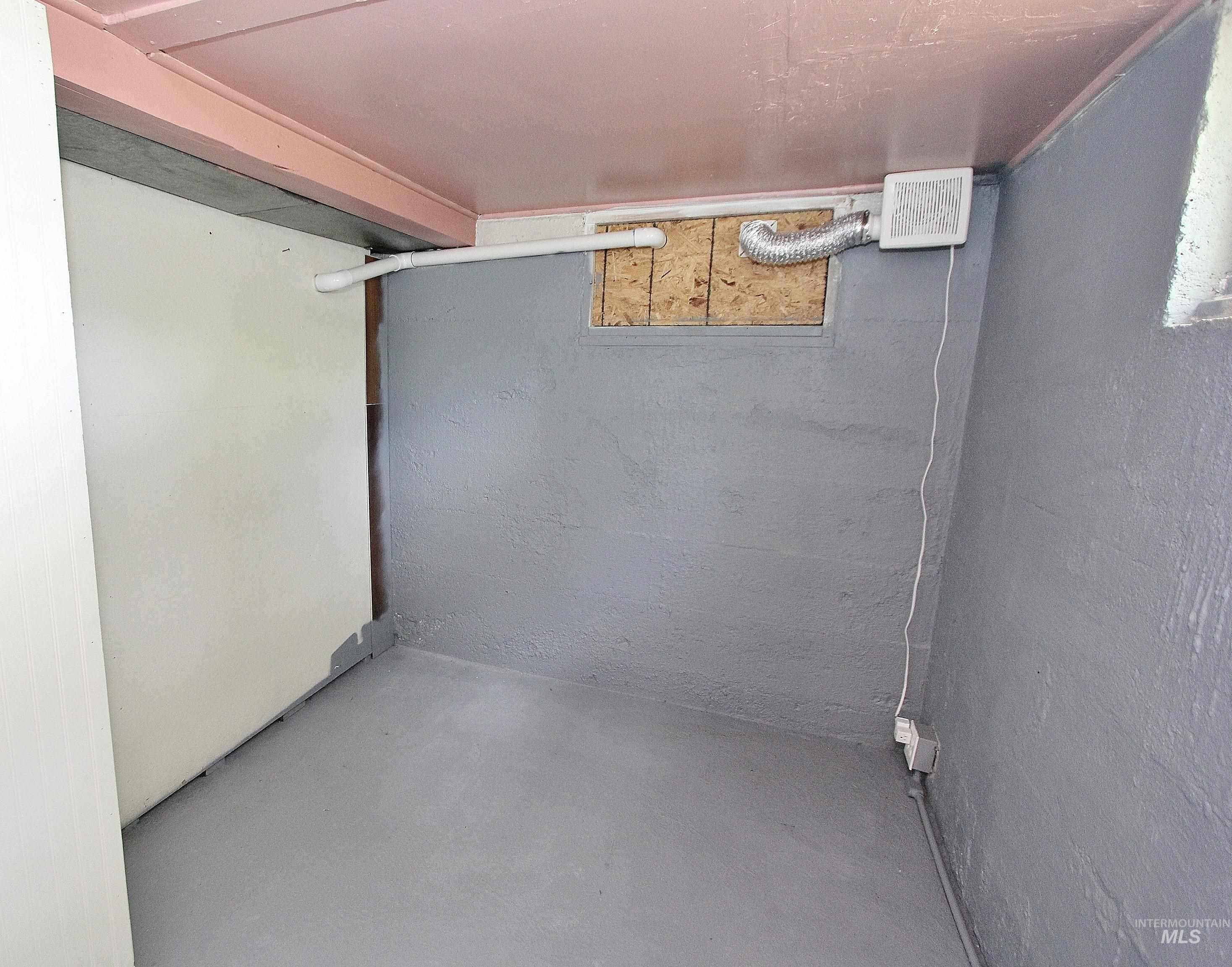 2124 S Kerr St, Boise, Idaho 83705, 2 Bedrooms, 1 Bathroom, Residential For Sale, Price $418,000, 98984295