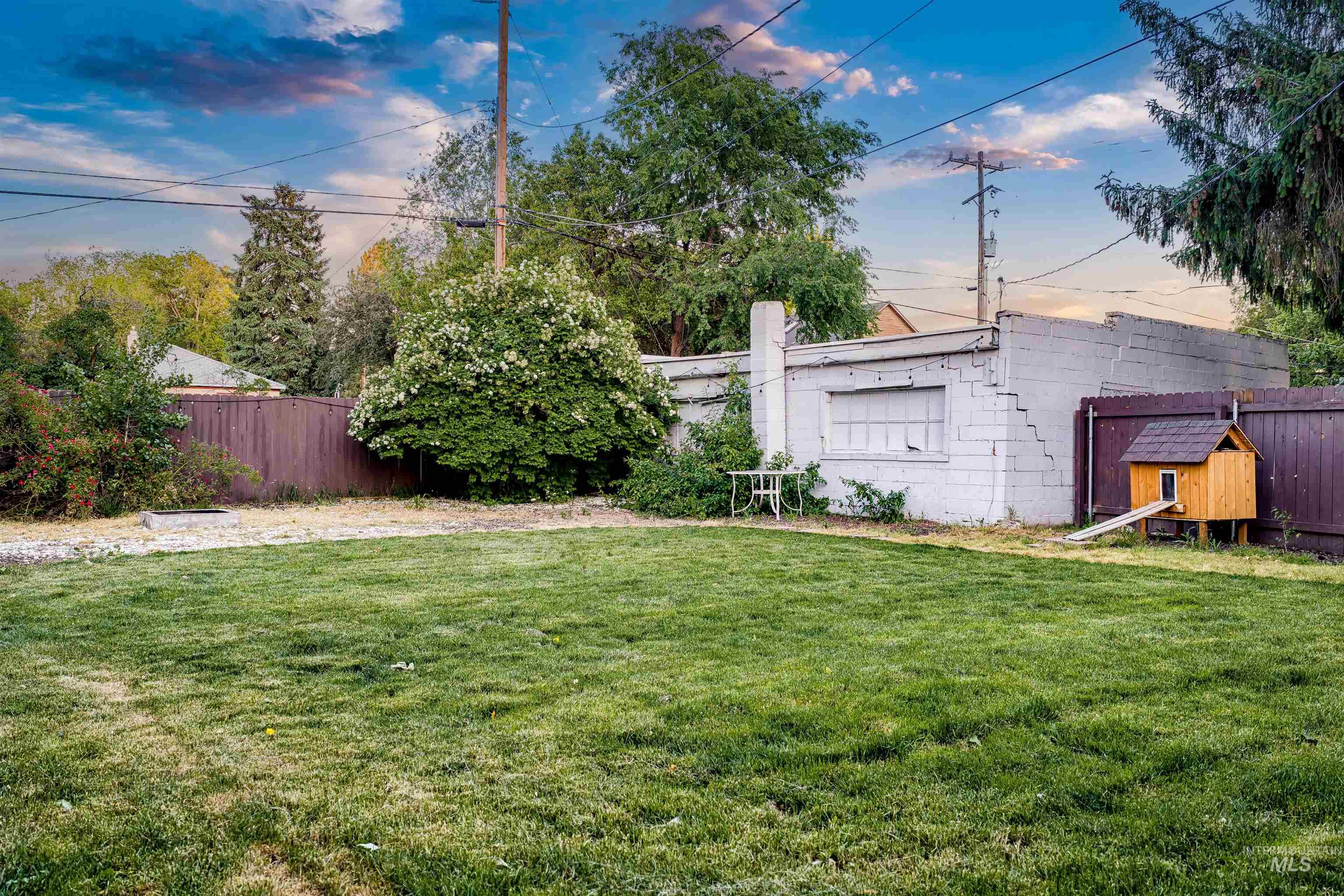 2124 S Kerr St, Boise, Idaho 83705, 2 Bedrooms, 1 Bathroom, Residential For Sale, Price $418,000, 98984295