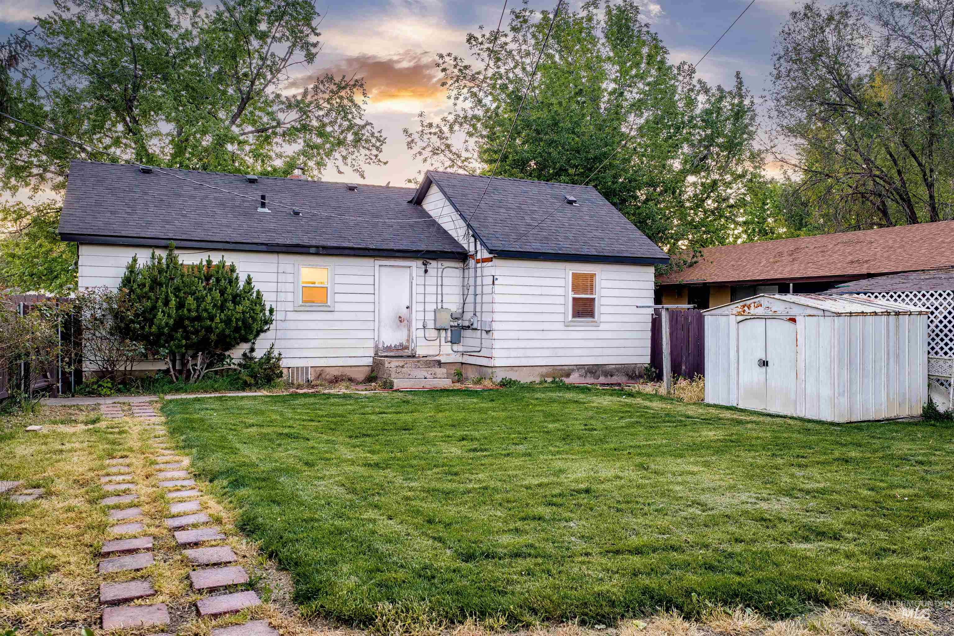 2124 S Kerr St, Boise, Idaho 83705, 2 Bedrooms, 1 Bathroom, Residential For Sale, Price $418,000, 98984295