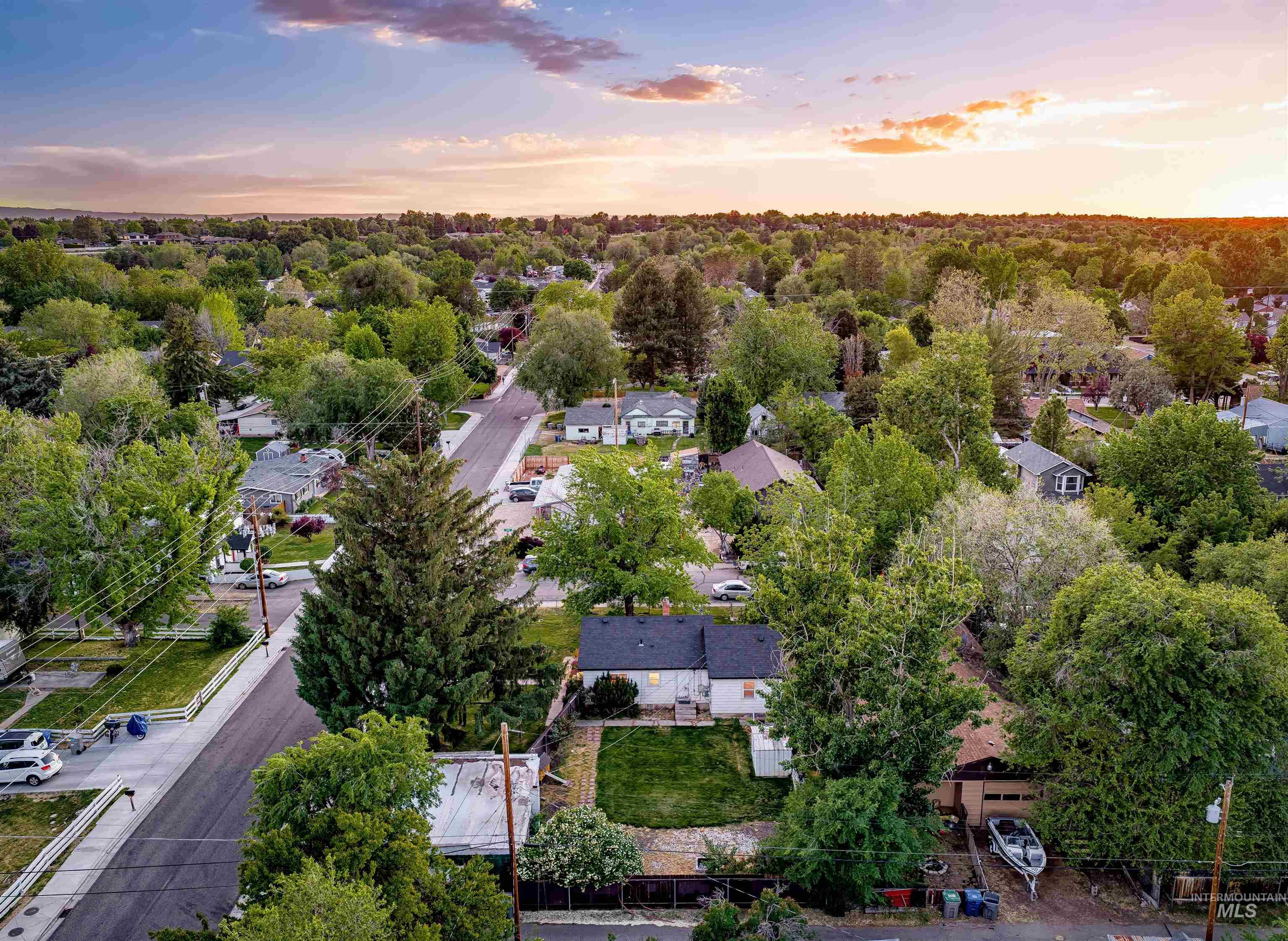 2124 S Kerr St, Boise, Idaho 83705, 2 Bedrooms, 1 Bathroom, Residential For Sale, Price $418,000, 98984295
