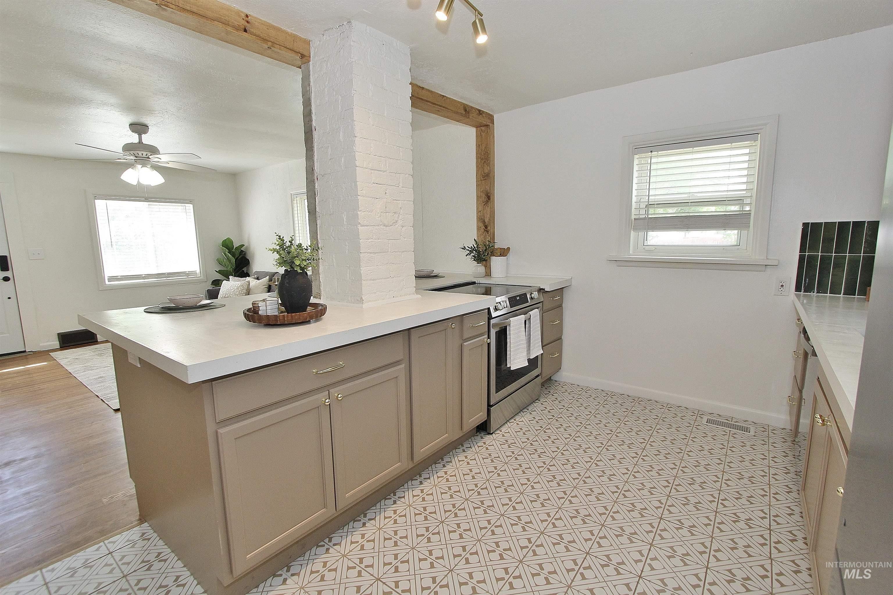 2124 S Kerr St, Boise, Idaho 83705, 2 Bedrooms, 1 Bathroom, Residential For Sale, Price $418,000, 98984295