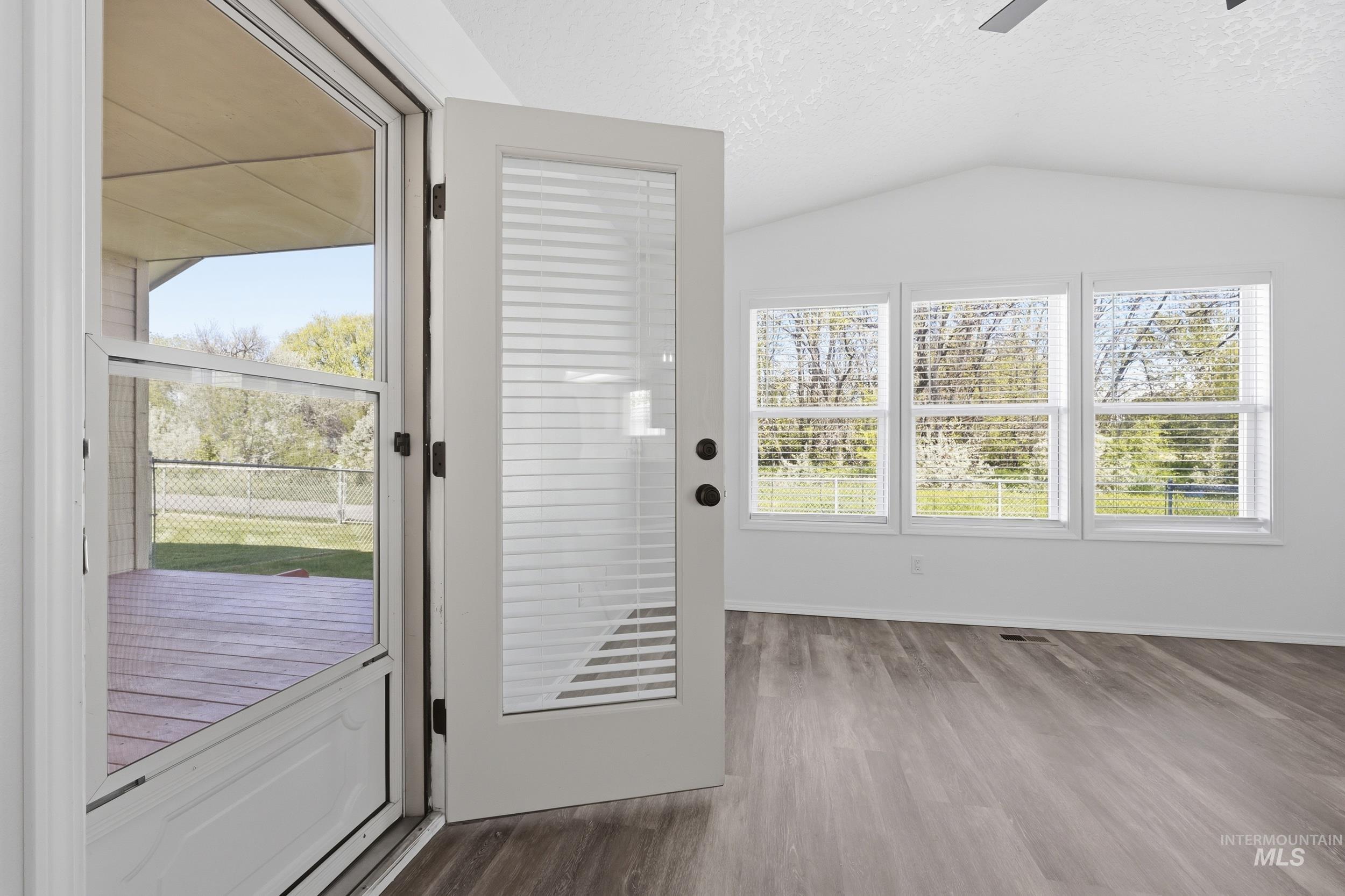 212 South Valley Drive, Nampa, Idaho 83686, 2 Bedrooms, 2 Bathrooms, Residential For Sale, Price $345,000, 98984296