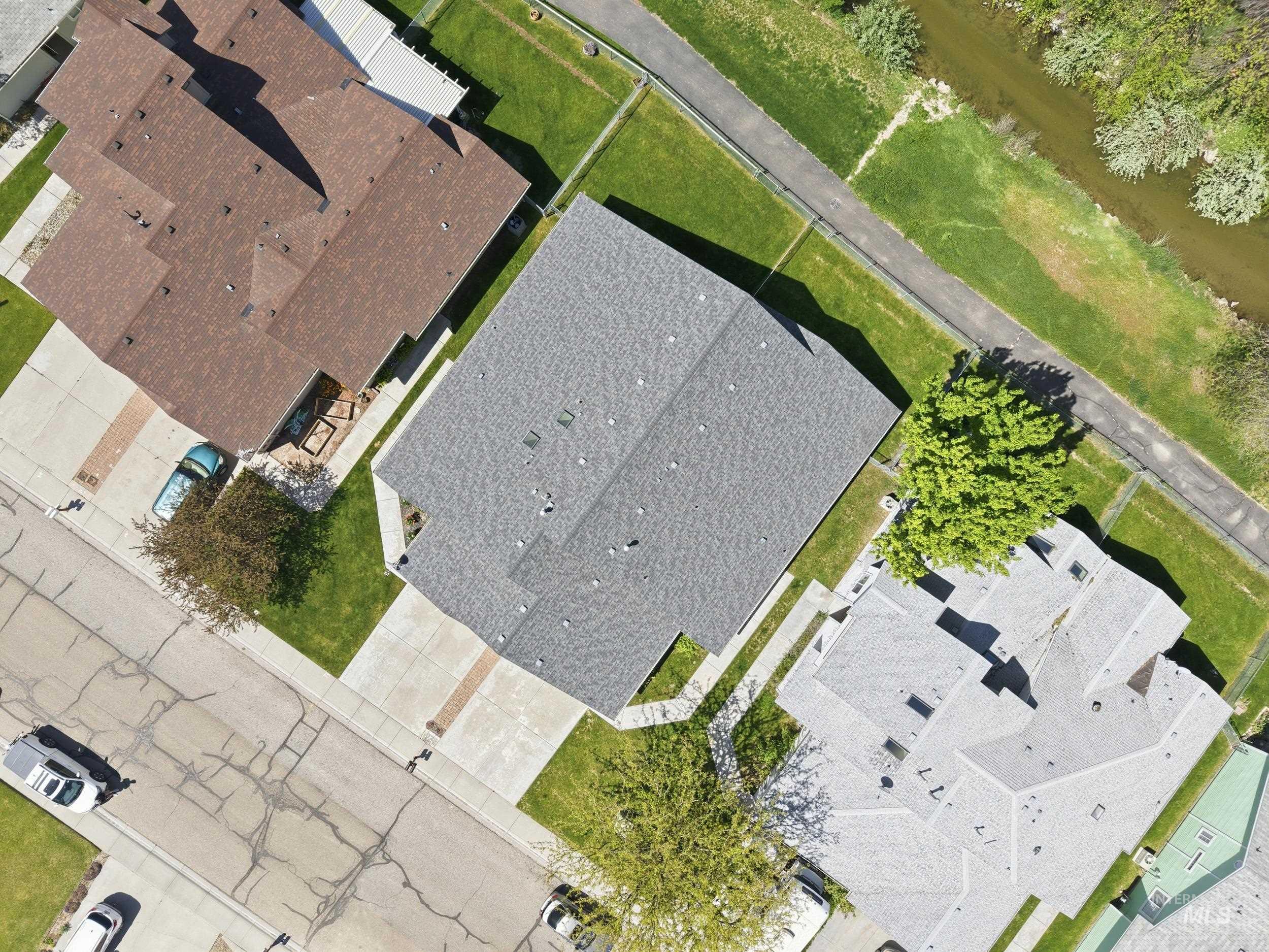 212 South Valley Drive, Nampa, Idaho 83686, 2 Bedrooms, 2 Bathrooms, Residential For Sale, Price $345,000, 98984296