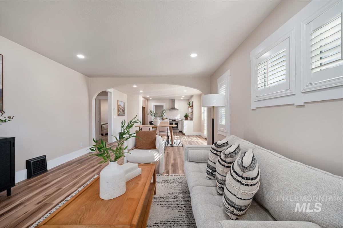 424 6th Ave. S., Nampa, Idaho 83651, 2 Bedrooms, 2 Bathrooms, Residential For Sale, Price $399,900, 98984297