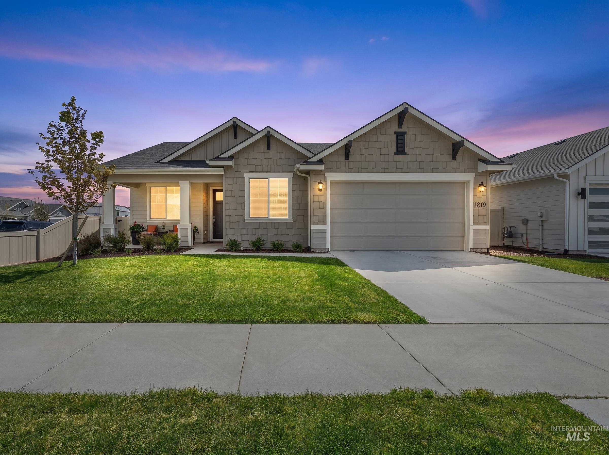 1319 E Sweet Pearl, Kuna, Idaho 83634, 3 Bedrooms, 2 Bathrooms, Residential For Sale, Price $476,990,MLS 98984300