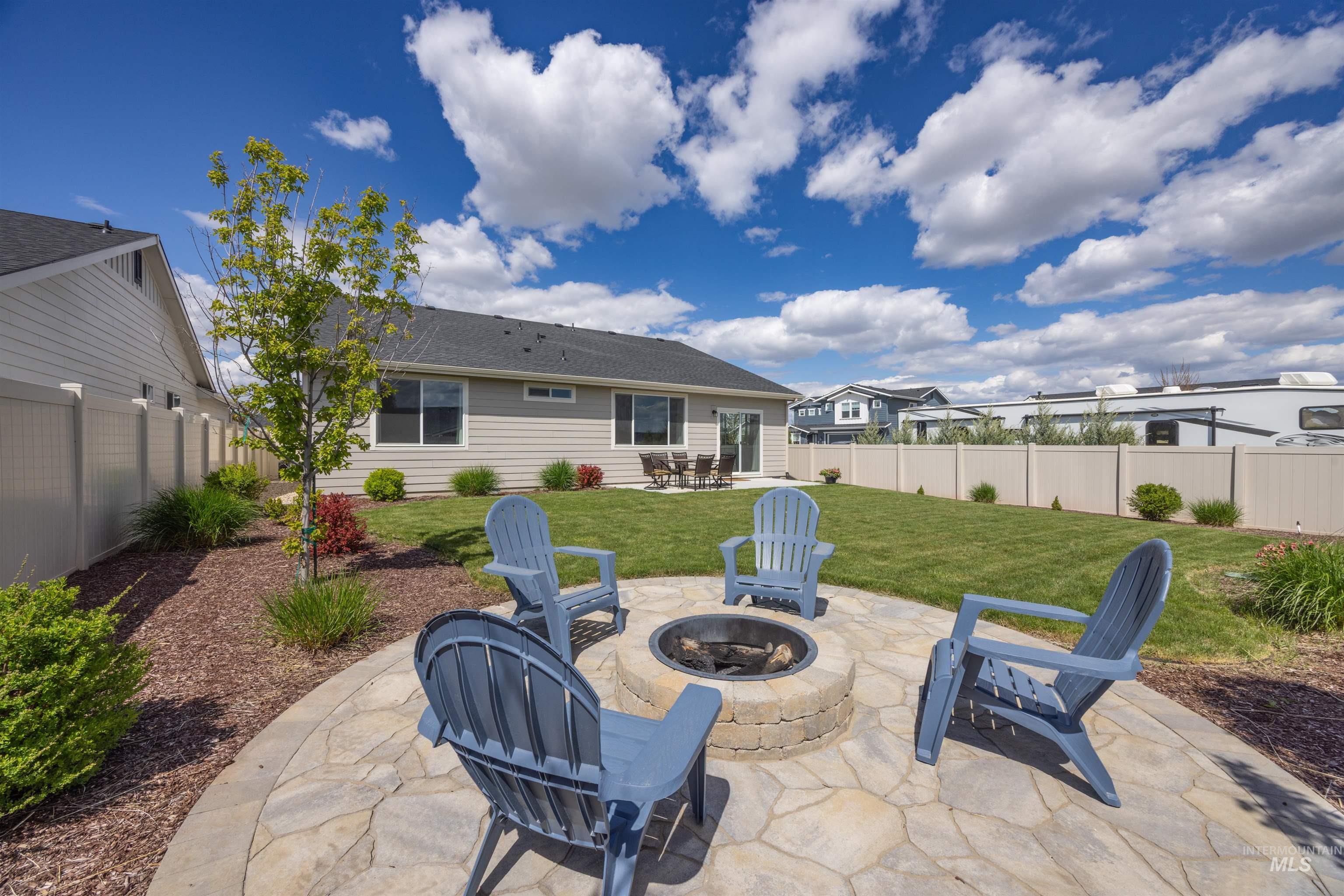 1319 E Sweet Pearl, Kuna, Idaho 83634, 3 Bedrooms, 2 Bathrooms, Residential For Sale, Price $476,990,MLS 98984300