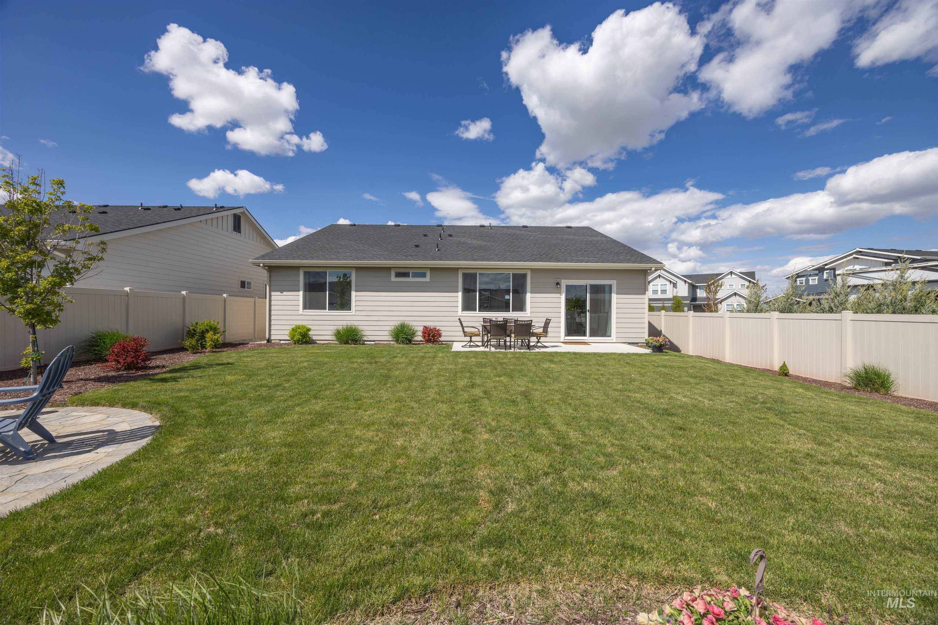 1319 E Sweet Pearl, Kuna, Idaho 83634, 3 Bedrooms, 2 Bathrooms, Residential For Sale, Price $476,990,MLS 98984300