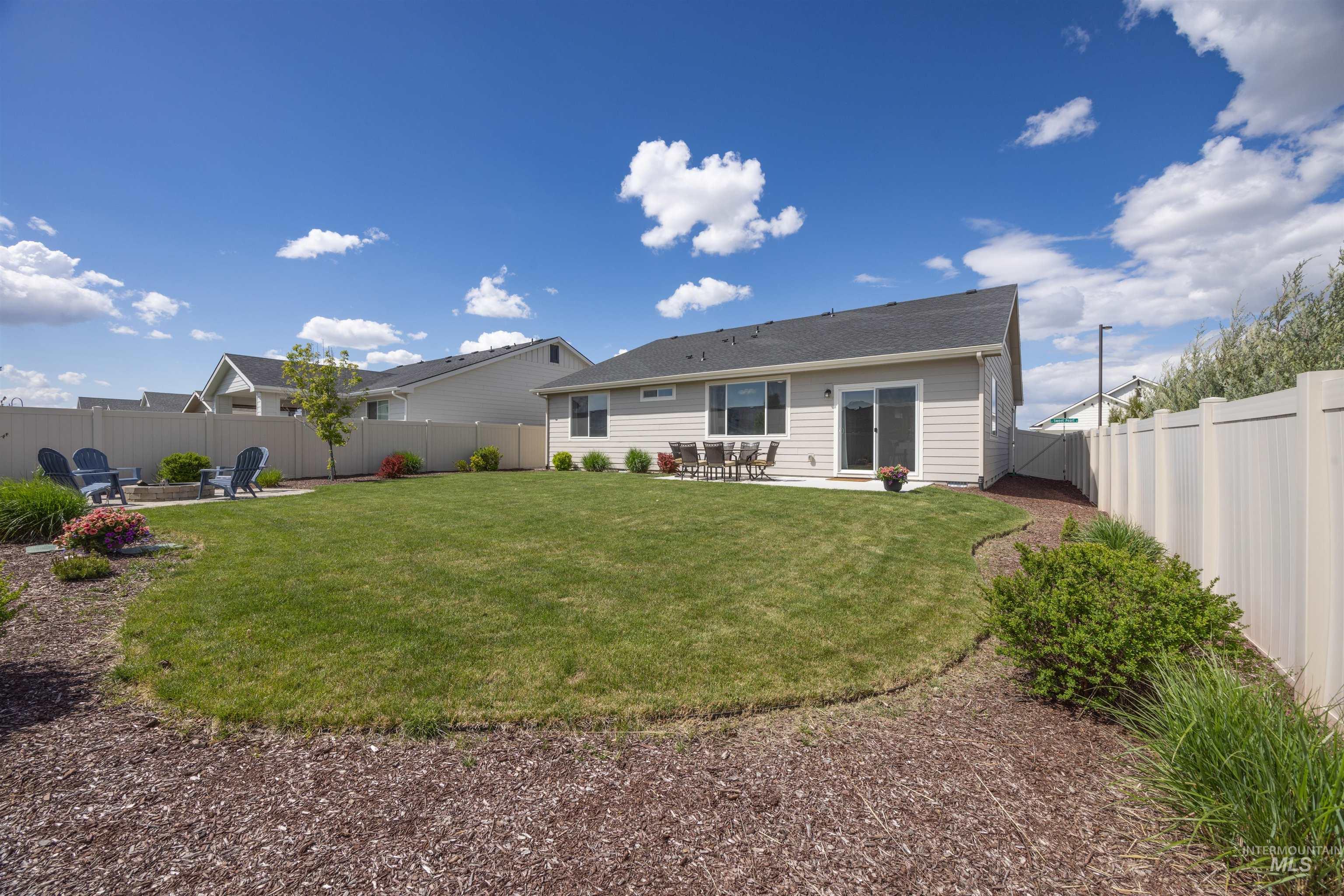1319 E Sweet Pearl, Kuna, Idaho 83634, 3 Bedrooms, 2 Bathrooms, Residential For Sale, Price $476,990,MLS 98984300