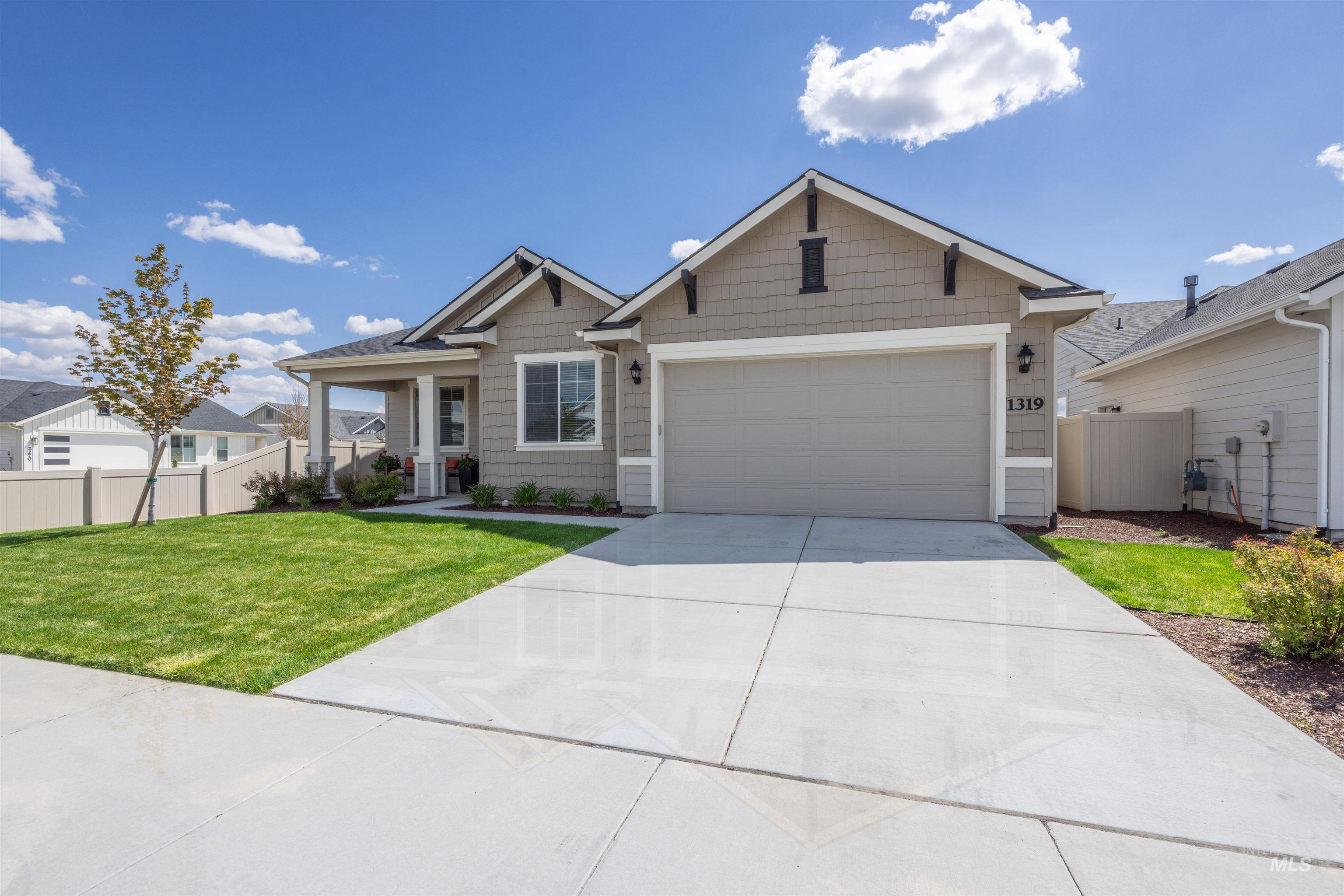 1319 E Sweet Pearl, Kuna, Idaho 83634, 3 Bedrooms, 2 Bathrooms, Residential For Sale, Price $476,990,MLS 98984300