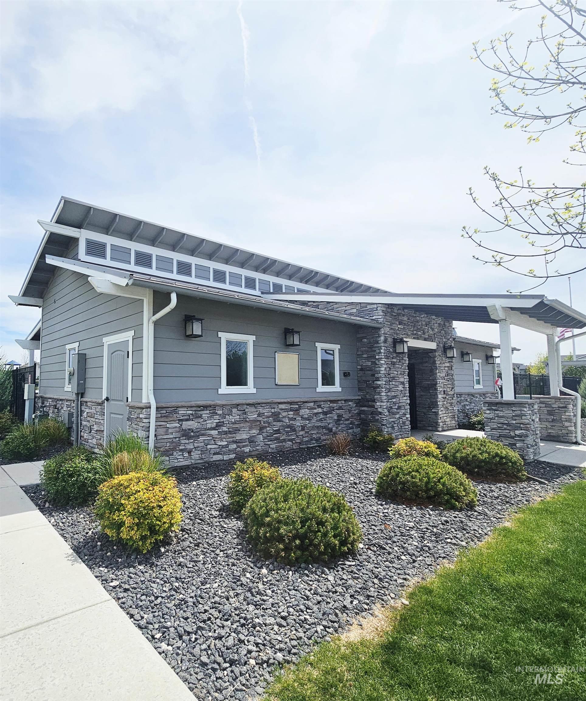1319 E Sweet Pearl, Kuna, Idaho 83634, 3 Bedrooms, 2 Bathrooms, Residential For Sale, Price $476,990,MLS 98984300