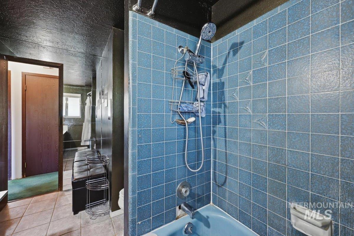 10883 W Reutzel Dr., Boise, Idaho 83709, 4 Bedrooms, 2 Bathrooms, Residential For Sale, Price $399,000,MLS 98984301