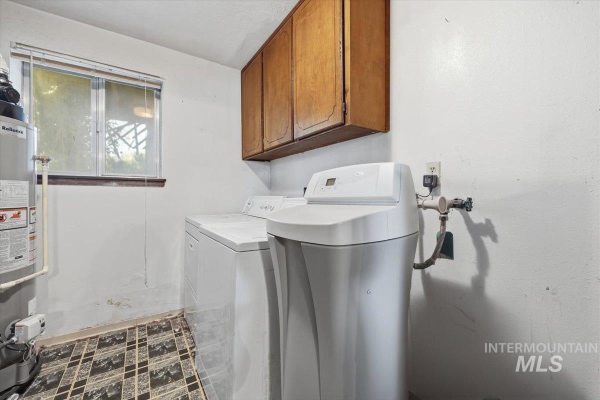 10883 W Reutzel Dr., Boise, Idaho 83709, 4 Bedrooms, 2 Bathrooms, Residential For Sale, Price $399,000,MLS 98984301